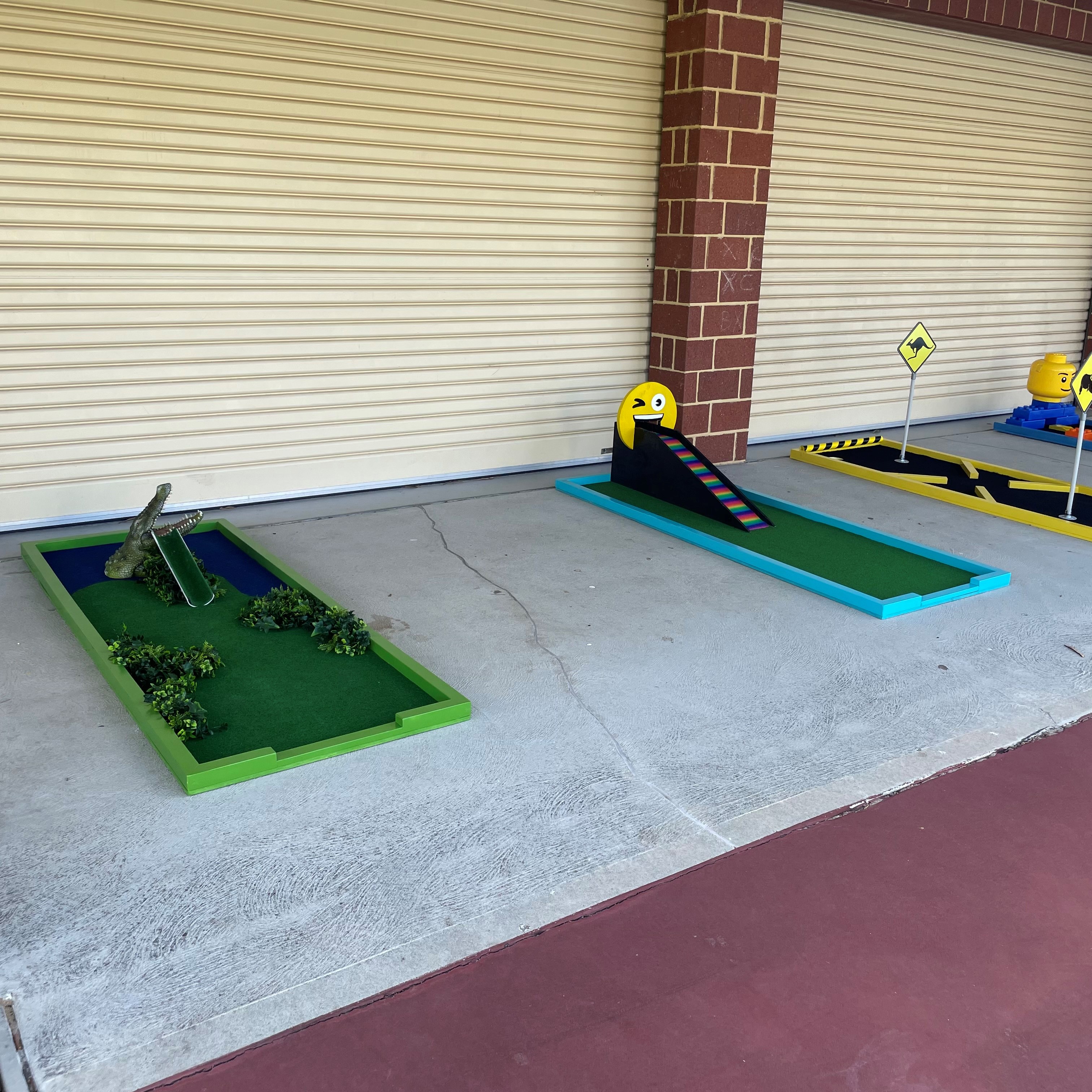 Deluxe Mini Golf Bouncy Castle Hire In Wangara WA Perth Amusement