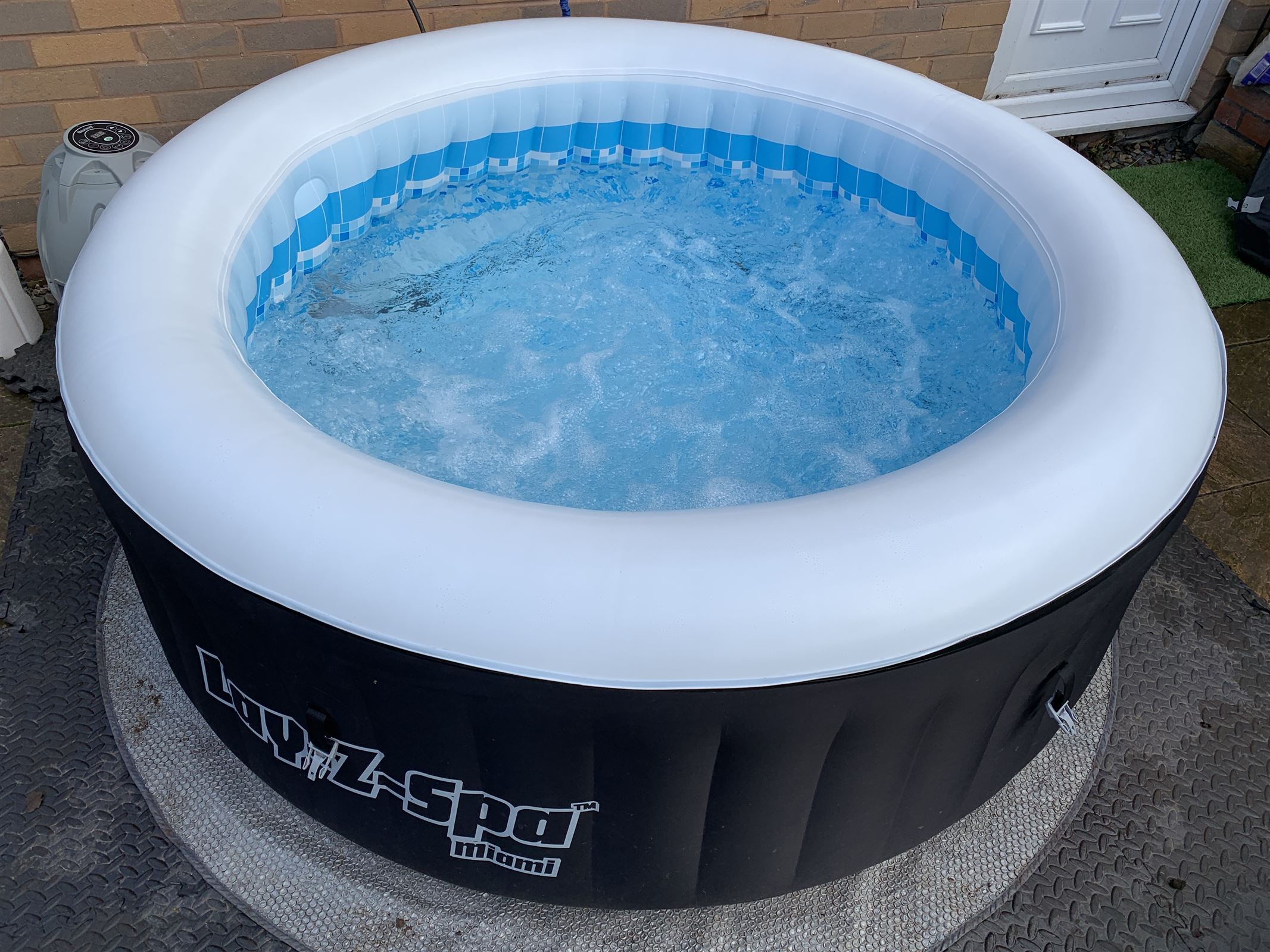 Miami 4 Person Hot Tub North East Mobile Dj Disco Hire In Hartlepool Middlesbrough Darlington Durham Stockton On Tees Sunderland