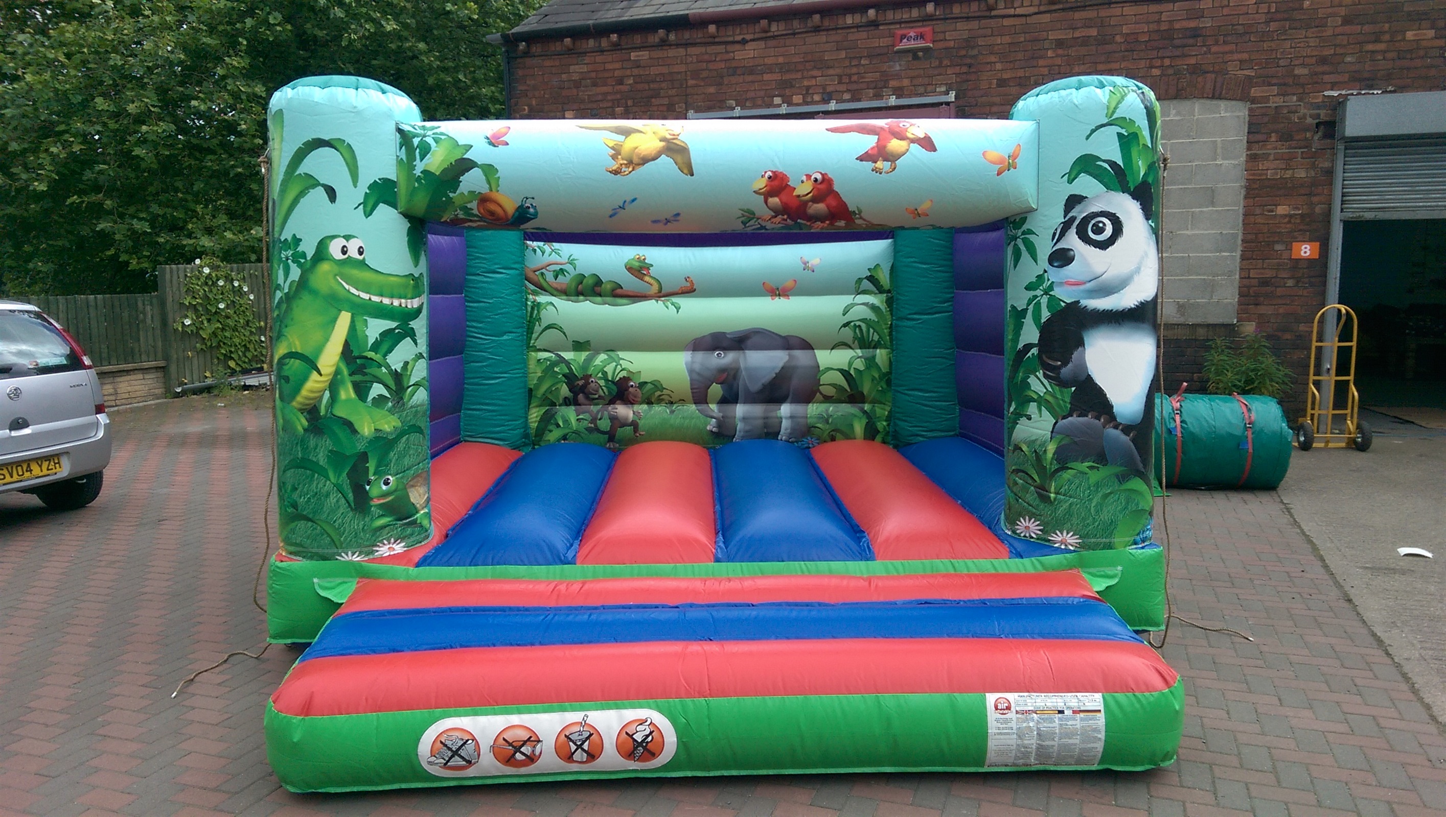 childrens bouncy castles