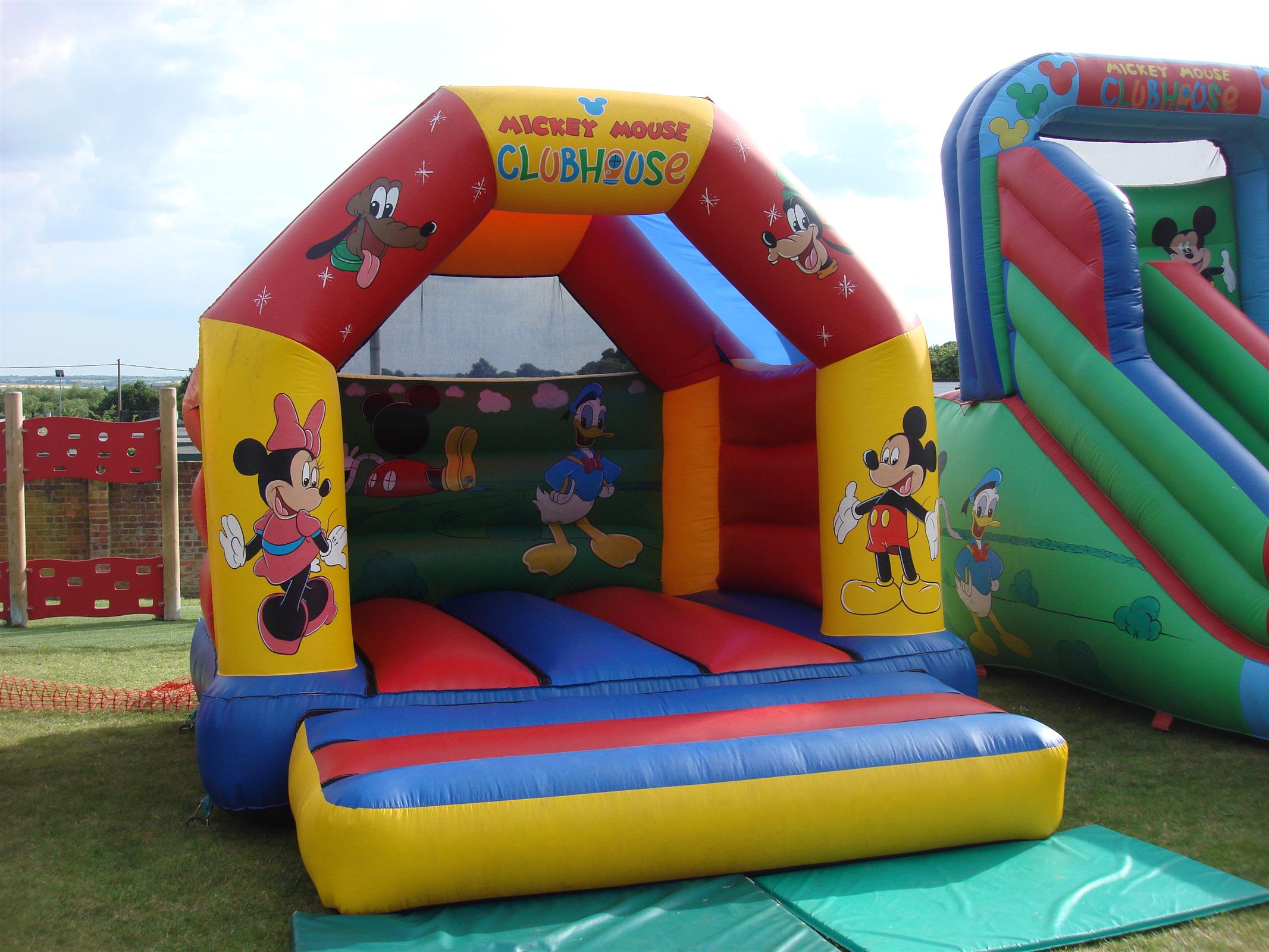 mickey mouse bouncy castle argos