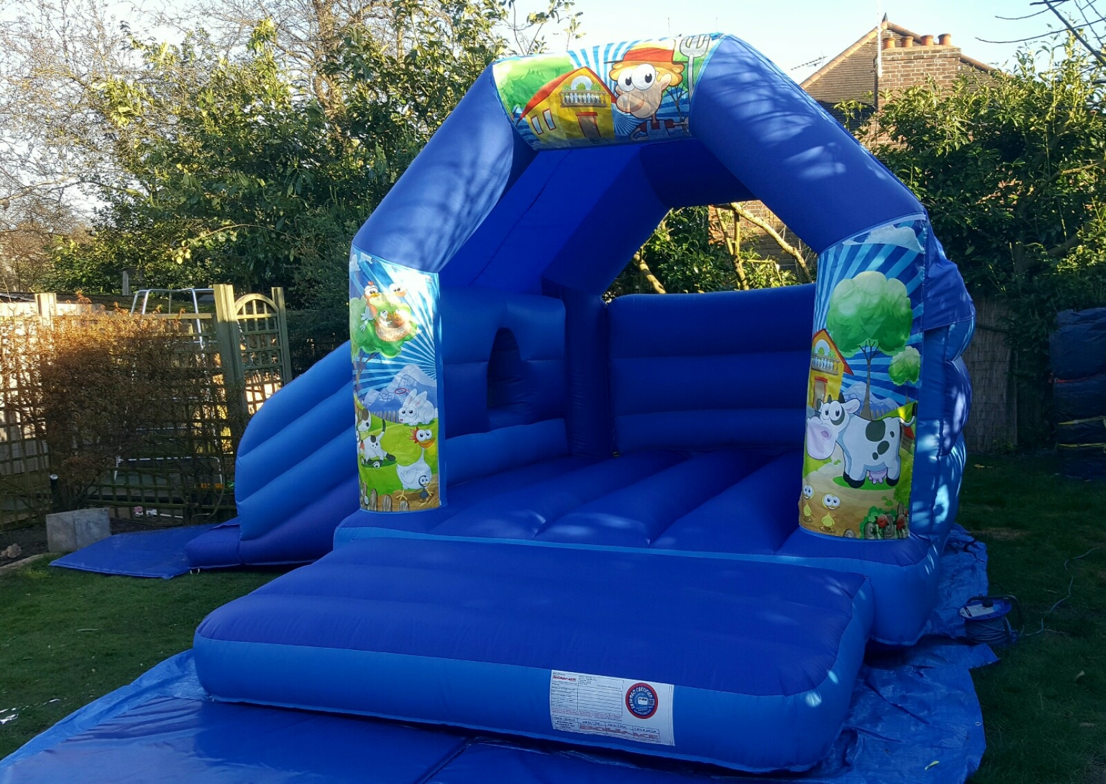 FARM ANIMALS BOUNCY CASTLE 16FT vs 15ft - Best Bouncy Castle Hire, Soft ...