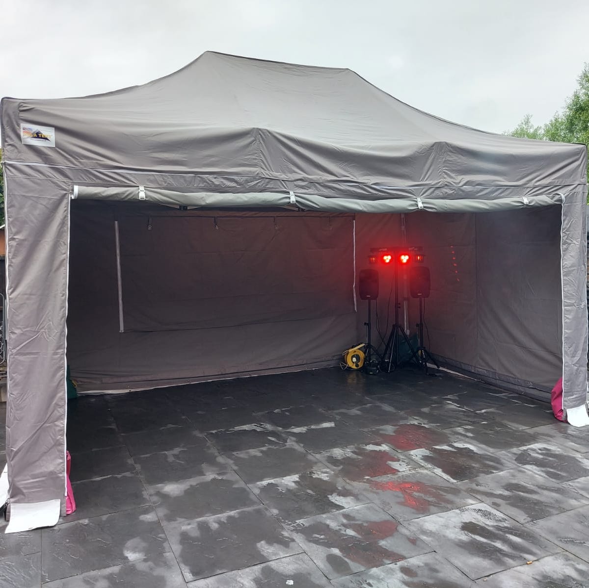 Gazebo hire Bouncy Castle Hire in Nottinghamshire/Derby Connellans