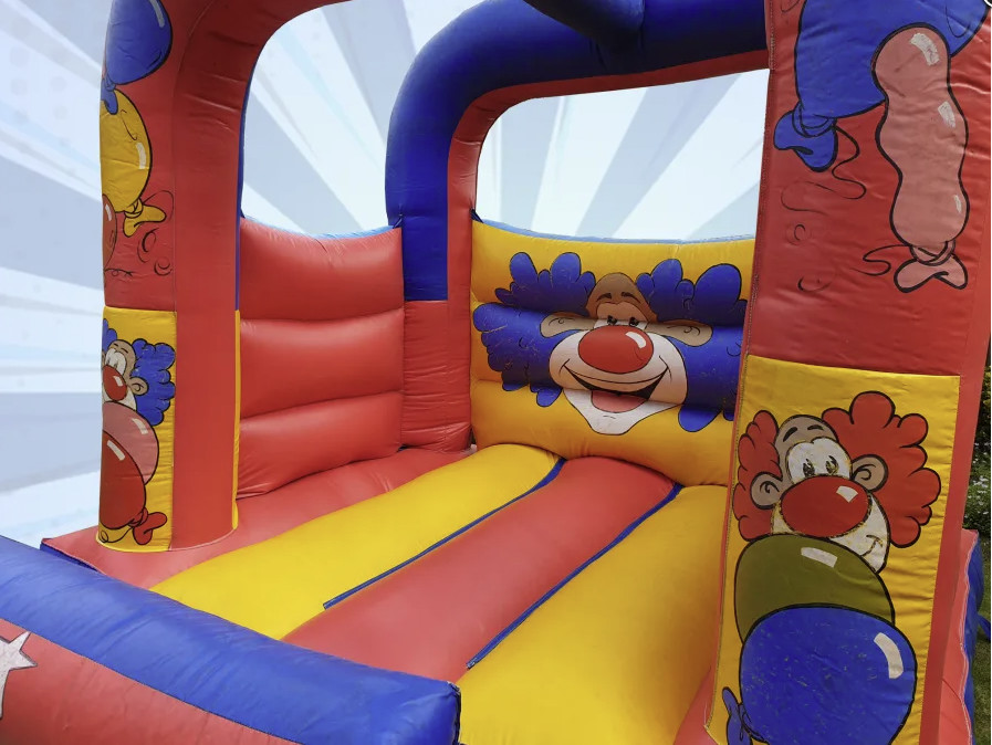 childrens bouncy castles