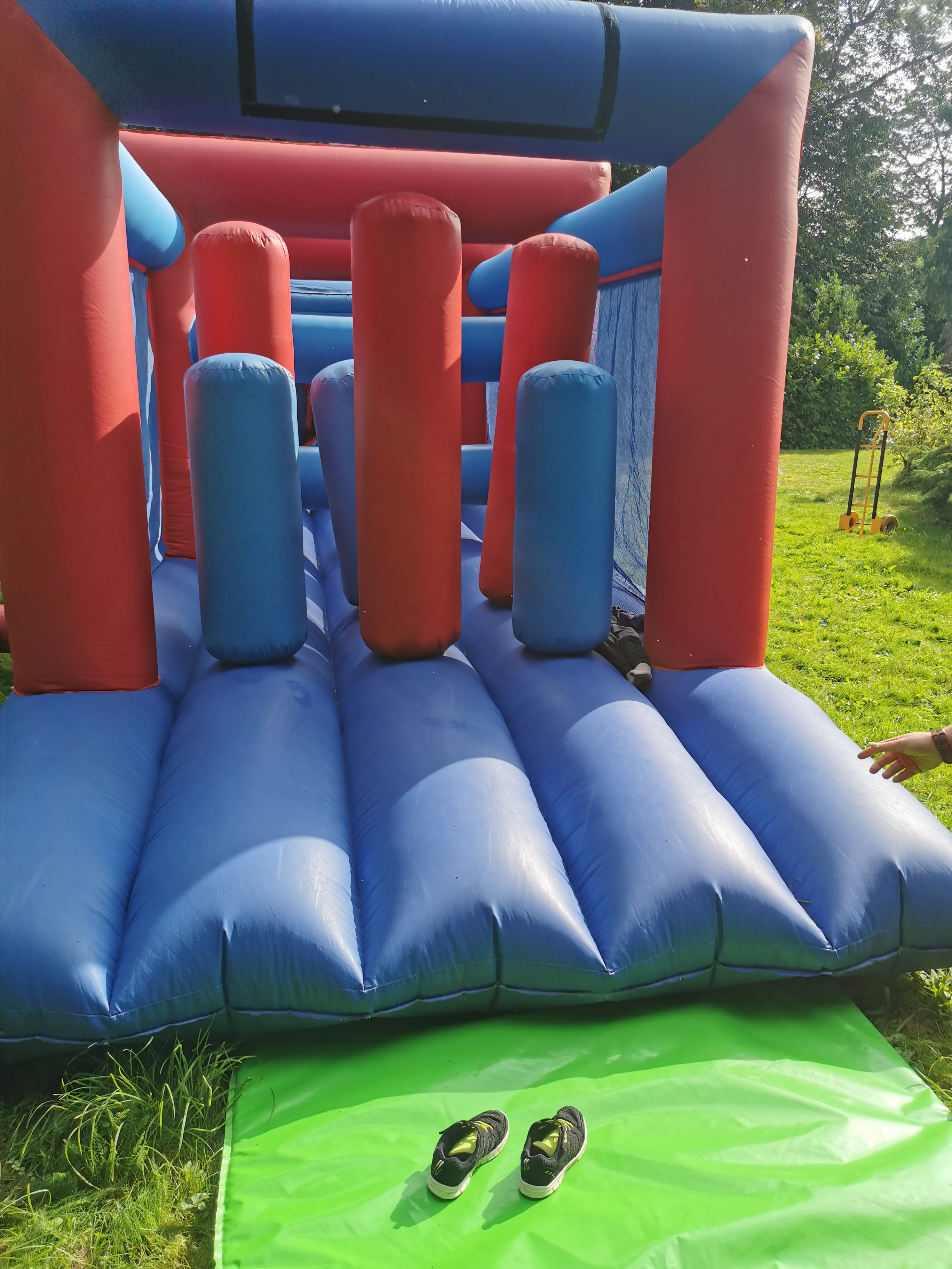 Obstacle Course Bouncy Castle Hire In Crawley Horley Copthorne Reigate Obstacle Course Bouncy Castle Hire In Crawley Horley Copthorne Reigate