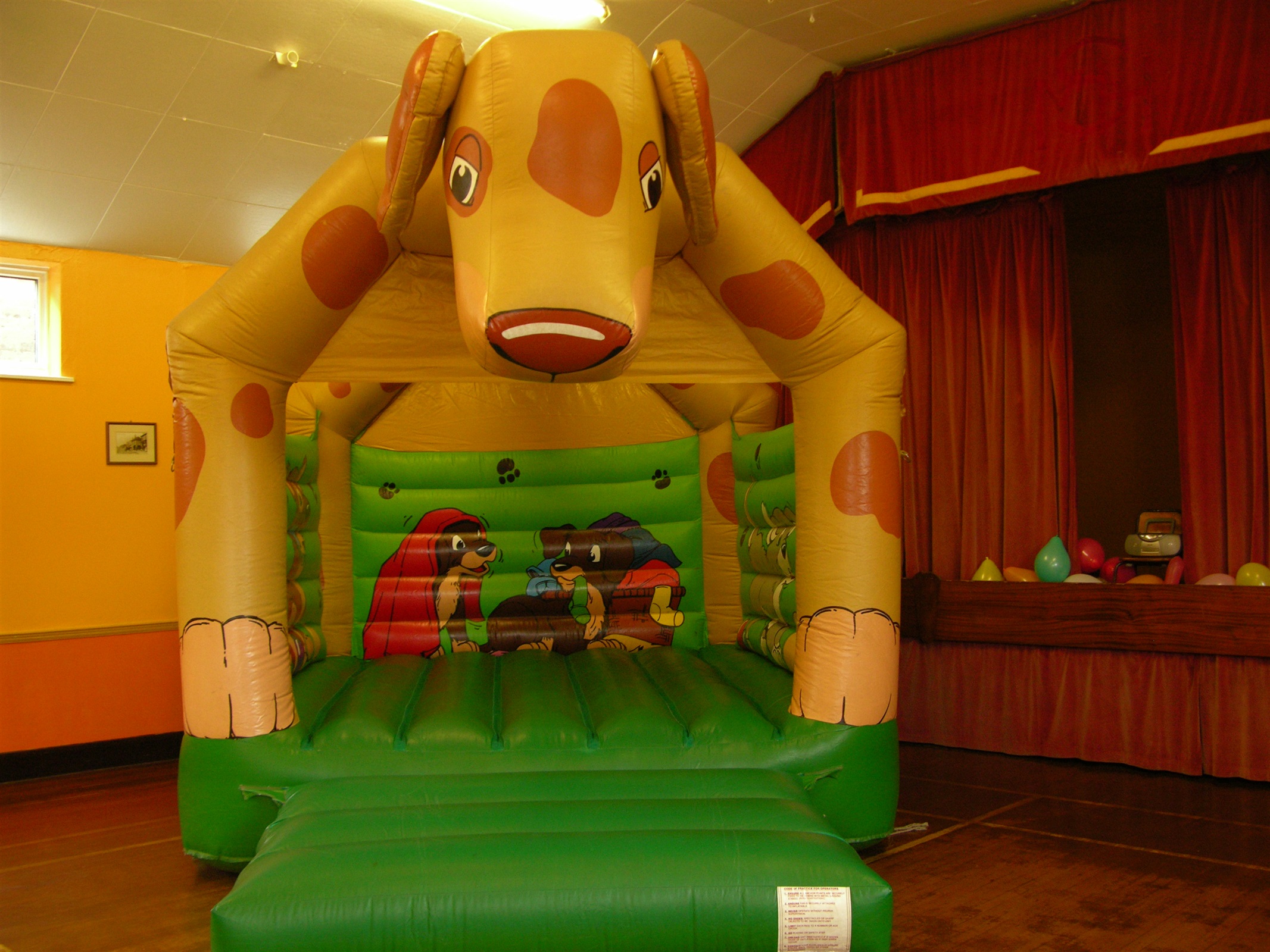 top dogs bouncy castle