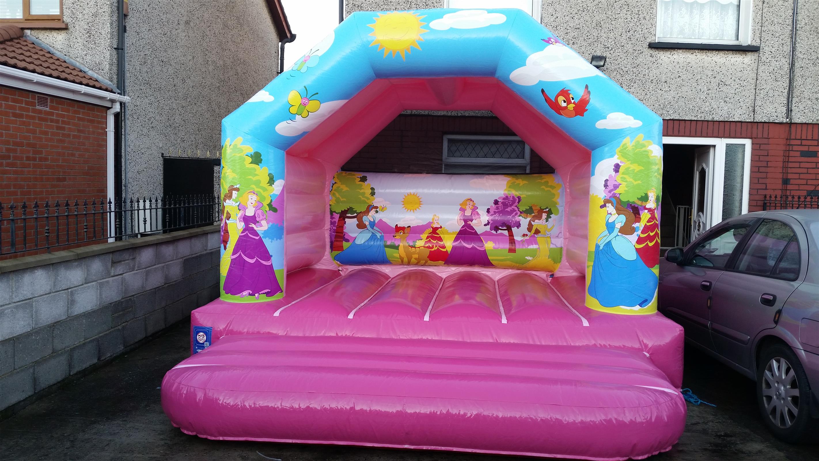 girls bouncy castles