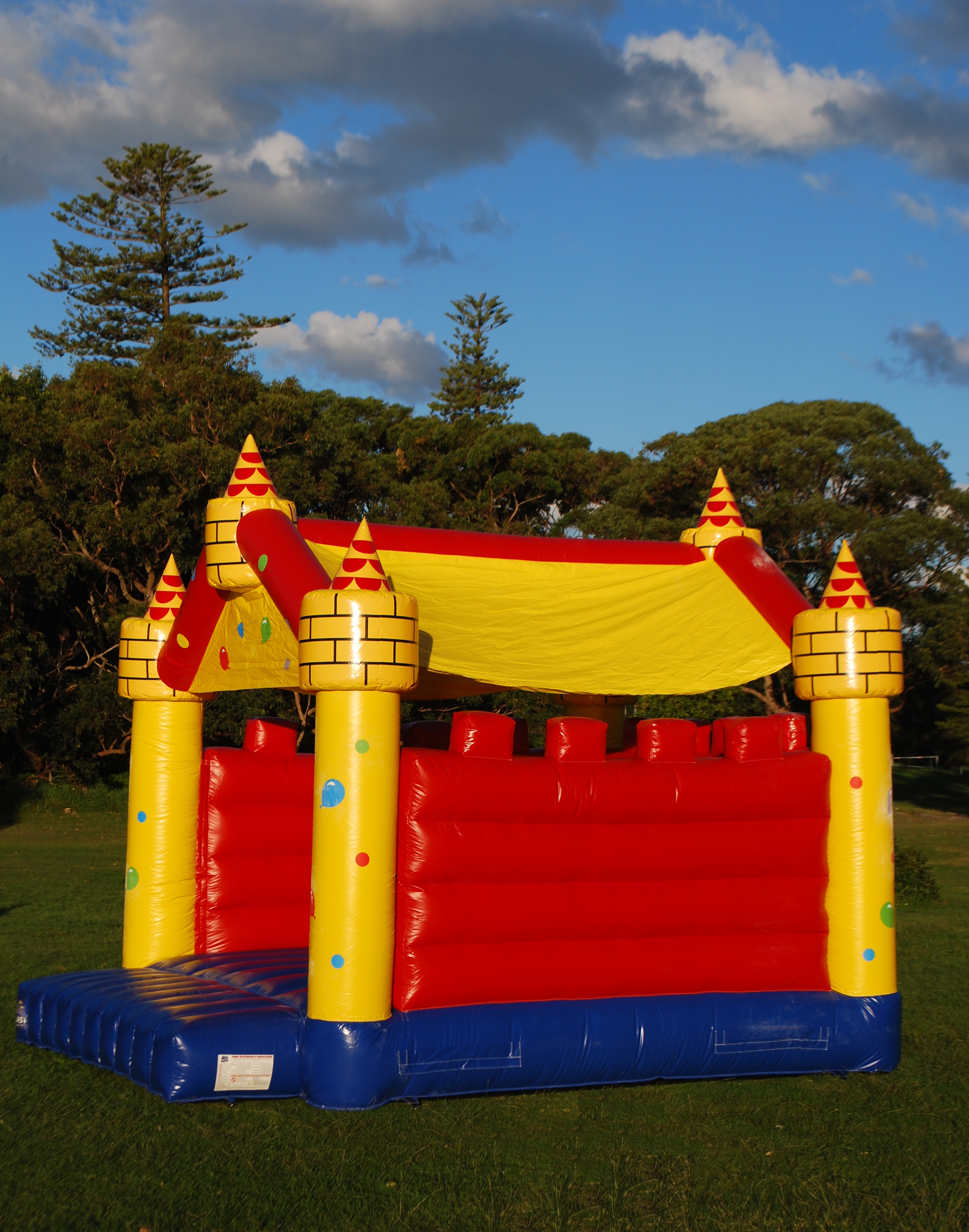 adult-jumping-castle-jumping-castle-hire-in-gold-coast-region