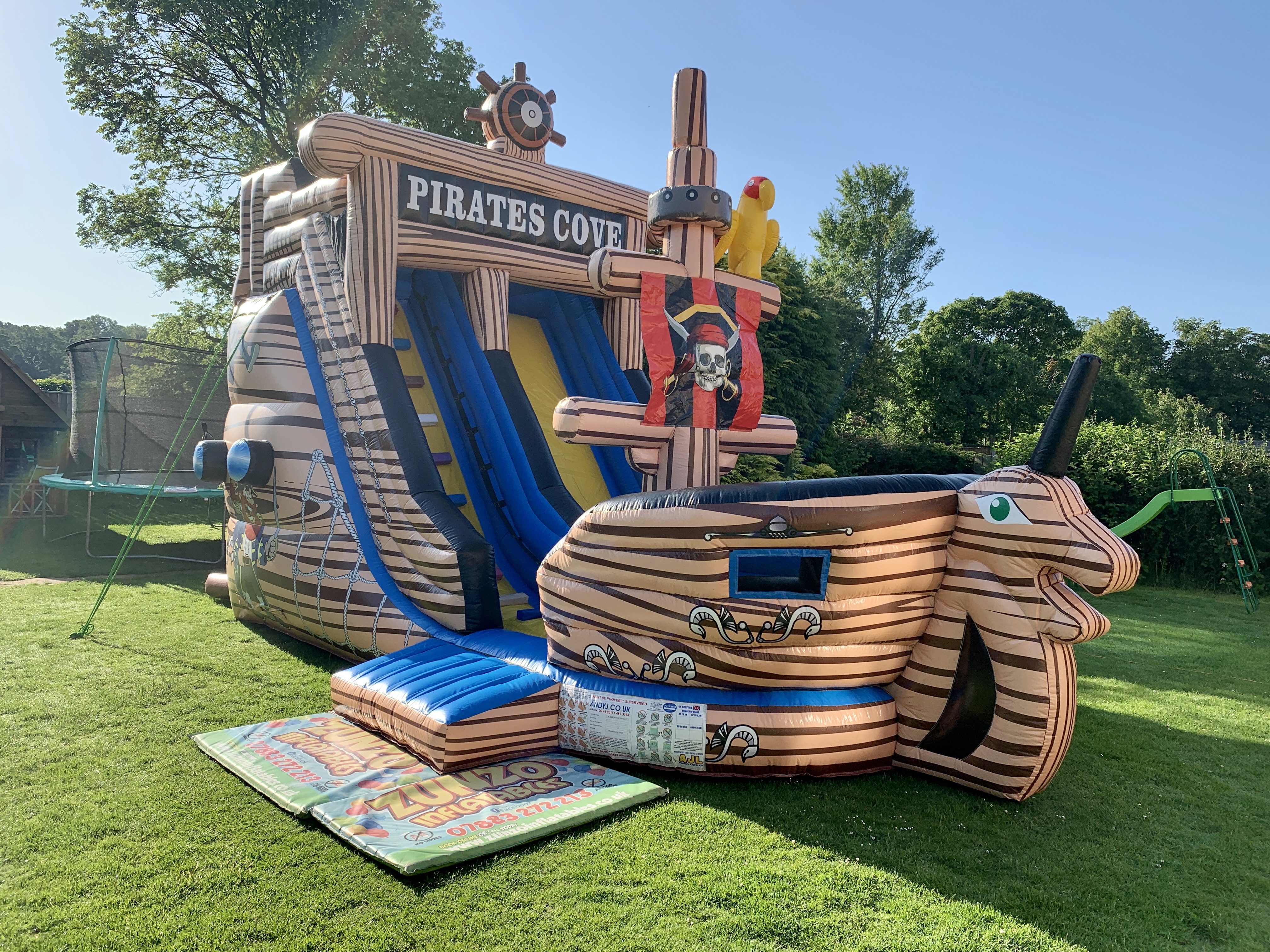 girls bouncy castles