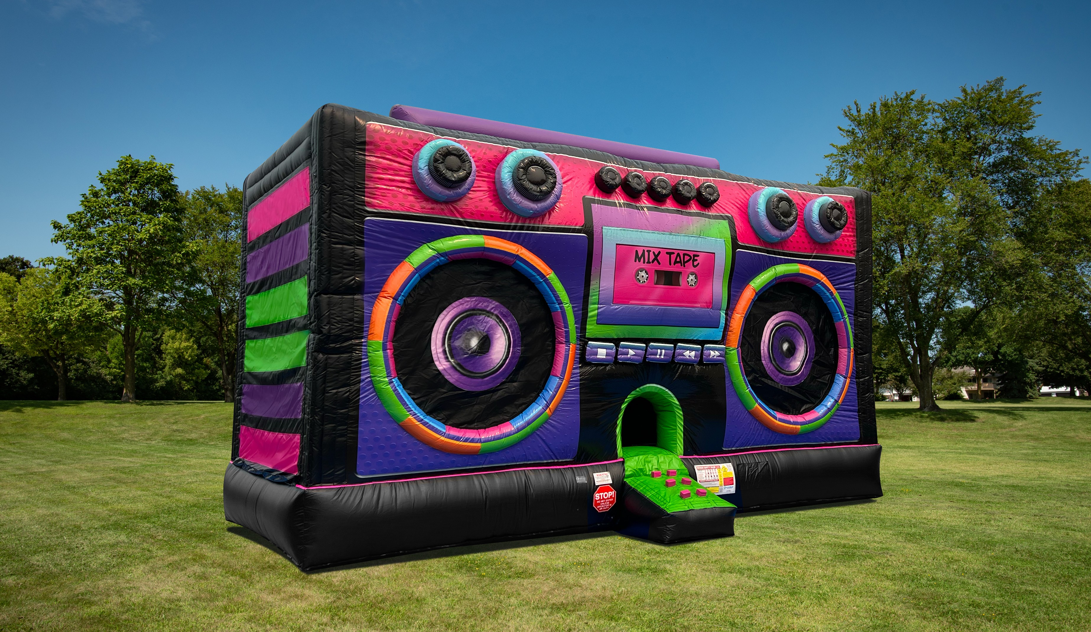 All Inflatable Units - Rentals in Wisconsion | Blue Sky Inflatables, LLC