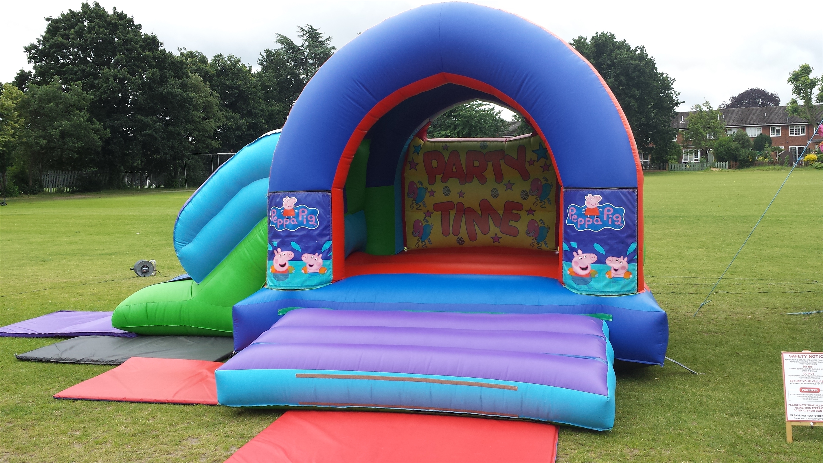 Lego Star Wars - Bouncy Castle Hire in Surrey, Hampshire, Guildford ...