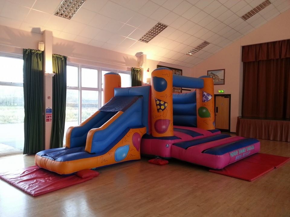 14ft x 18ft It's Party Time Bounce 'N' Slide Bouncy Castle Best