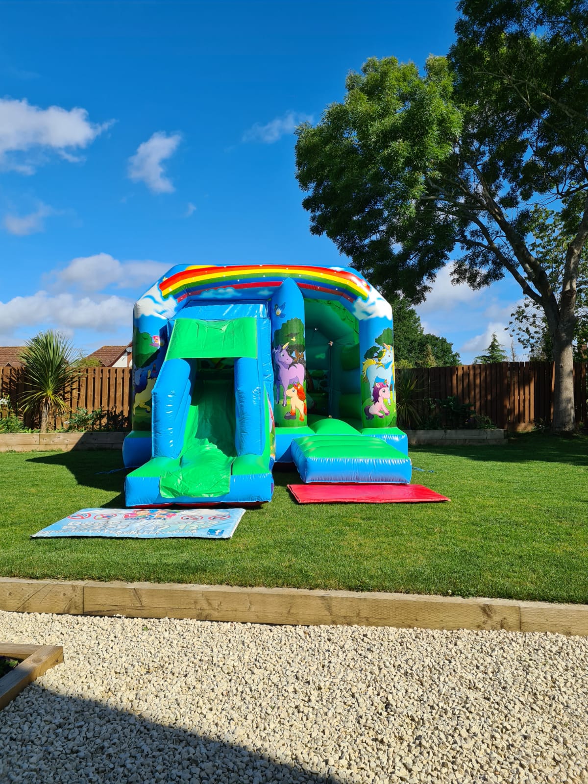 unicorn bouncy castle hire hitchin luton stevenage milton keynes