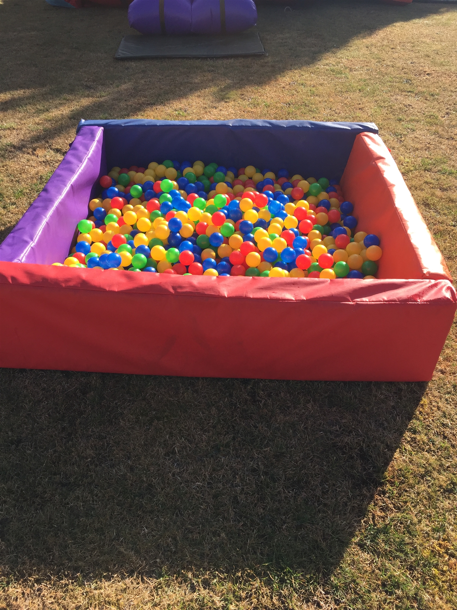 Ball Pool Hire Best Bouncy Castle Hire service in Slough, Windsor