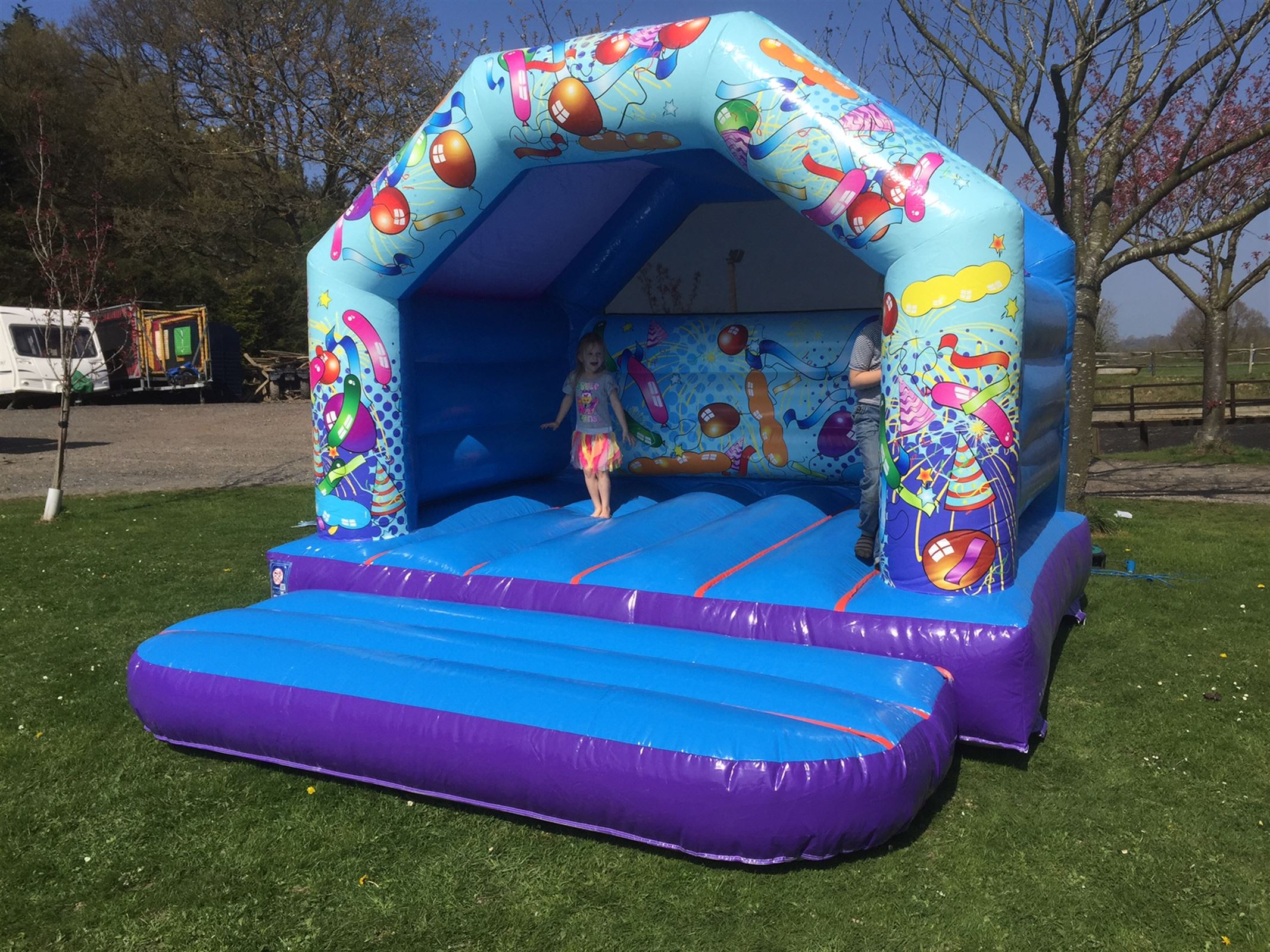 how to set up a bouncy castle