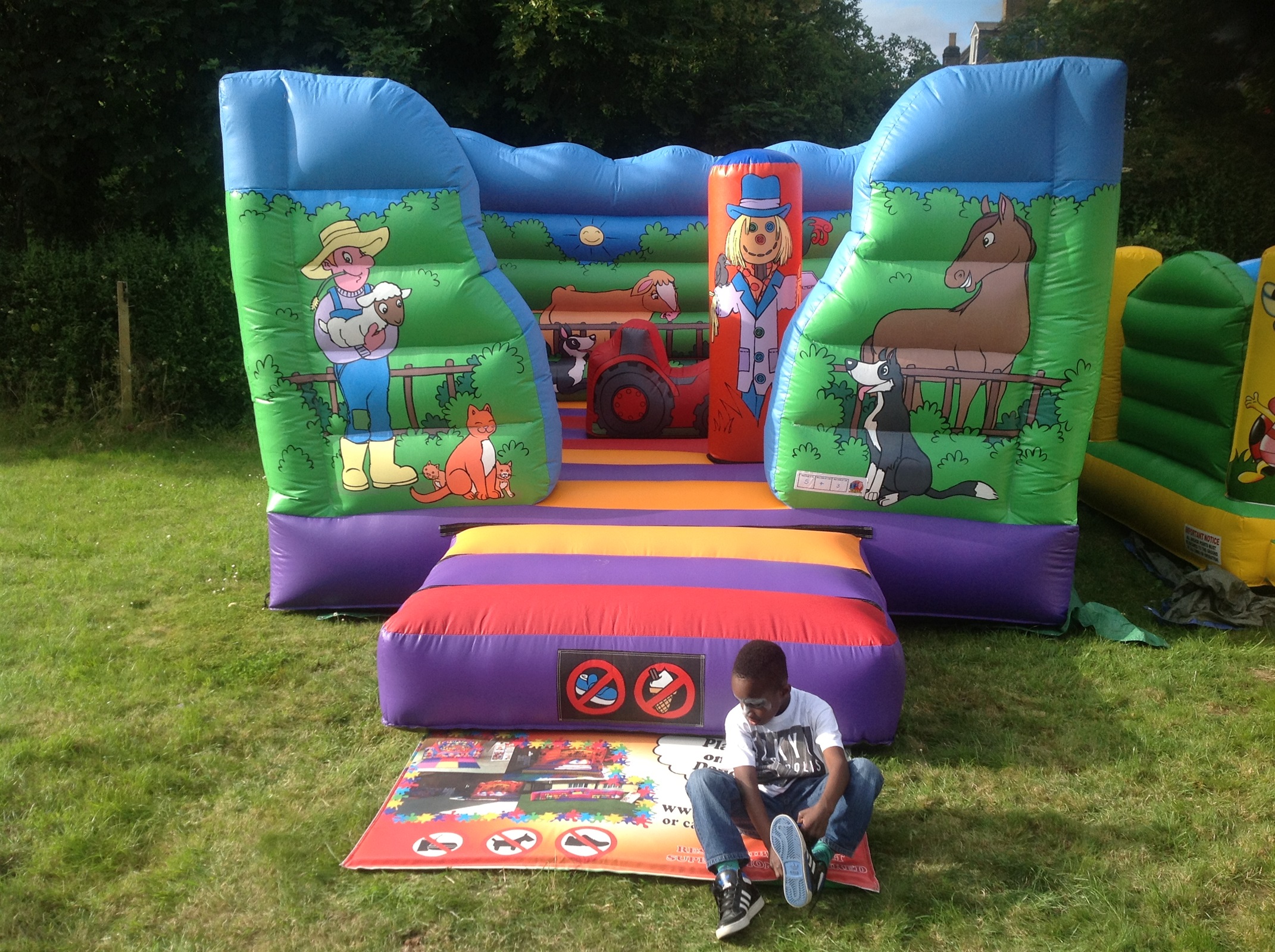 bouncy castle and soft play hire