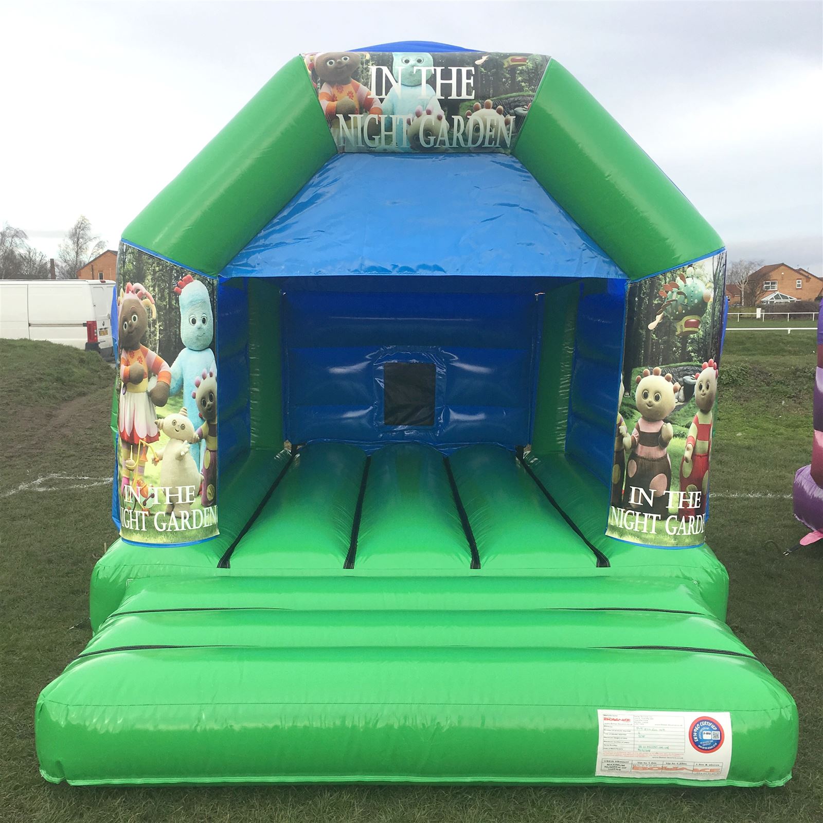 childrens bouncy castles