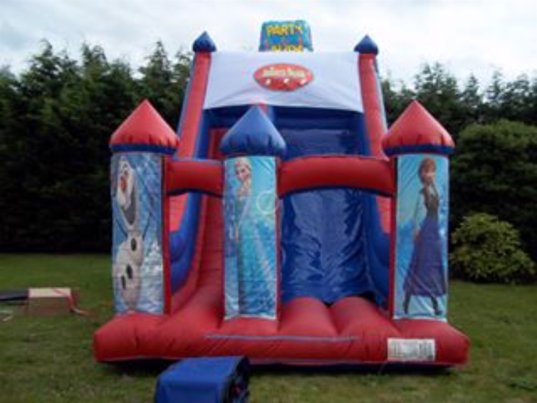 bradmore bouncy castles hire