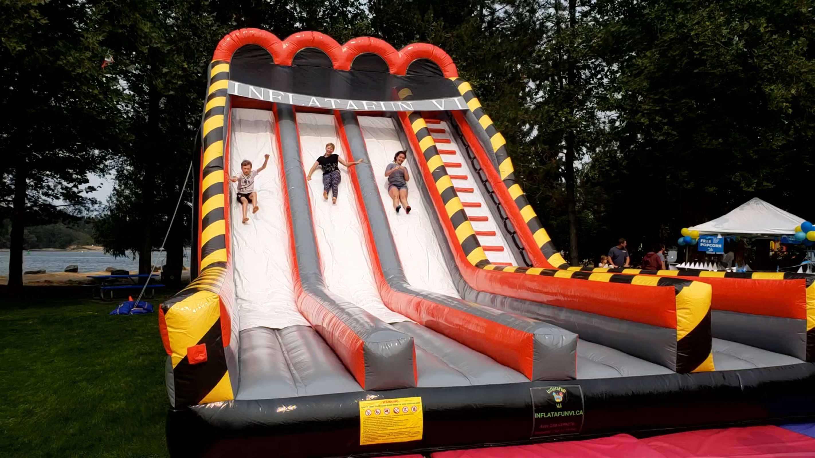Mega Slide Bouncy Castles and party rentals in nanaimo, parksville