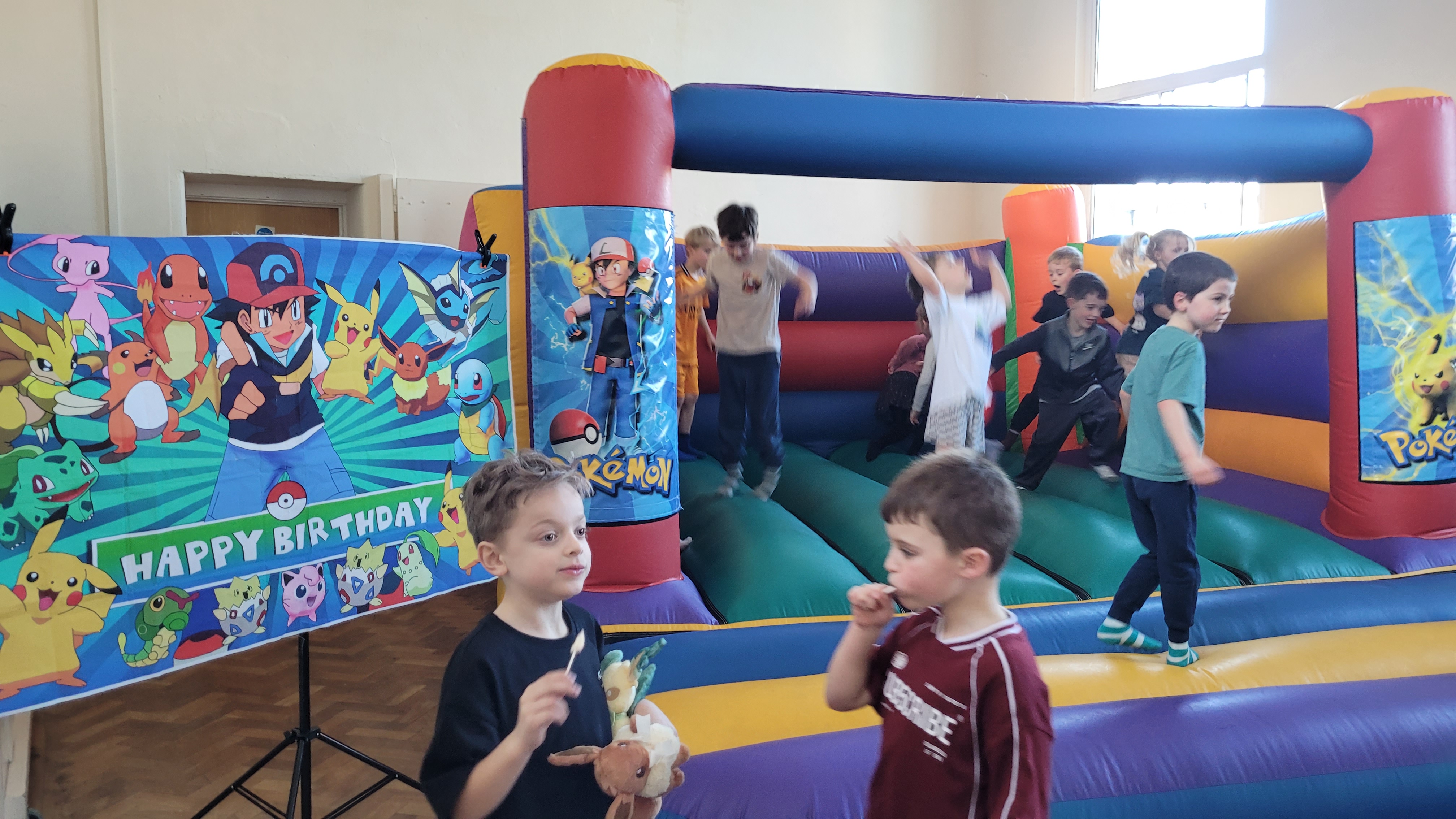 Pokemon Deluxe Party Package