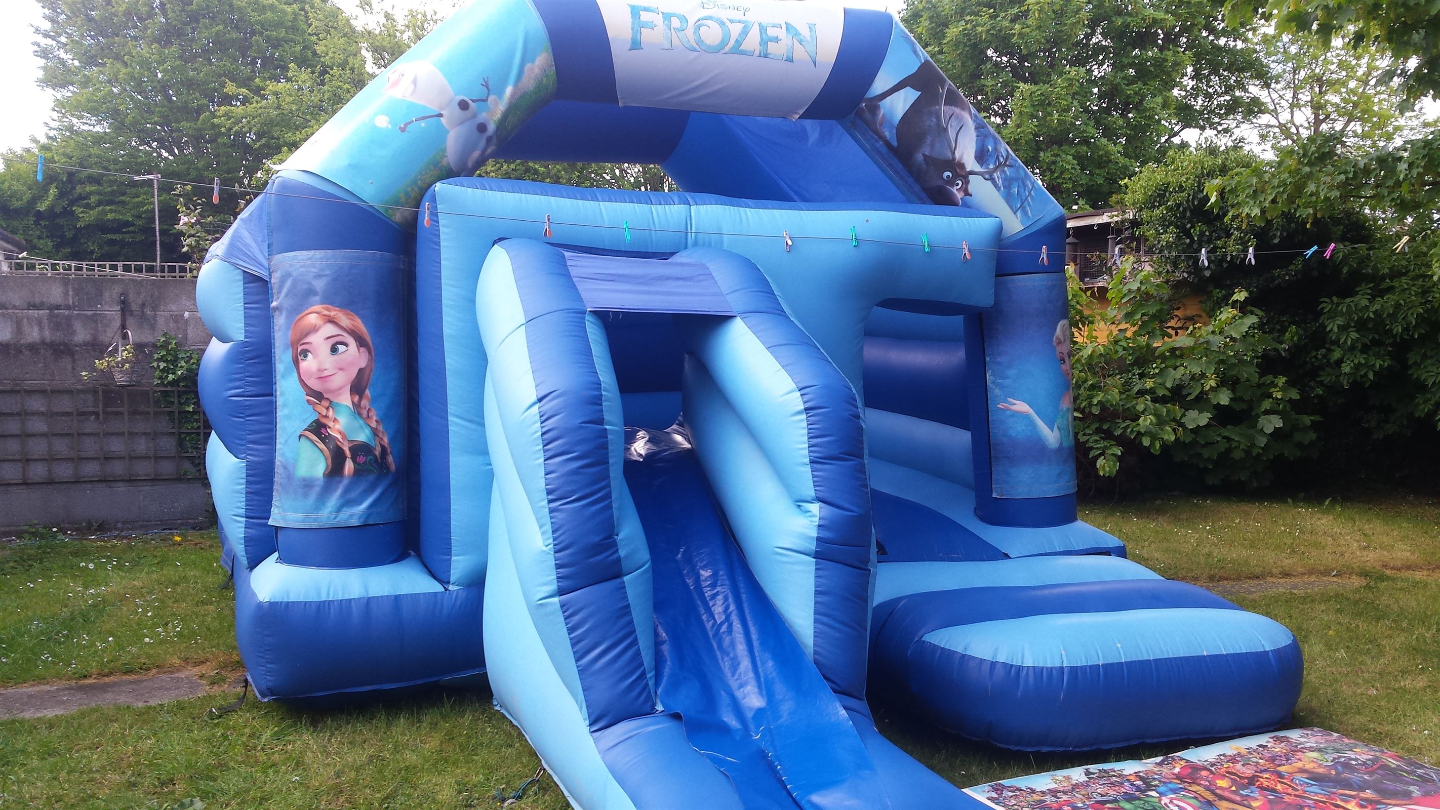 elsa bouncy castle