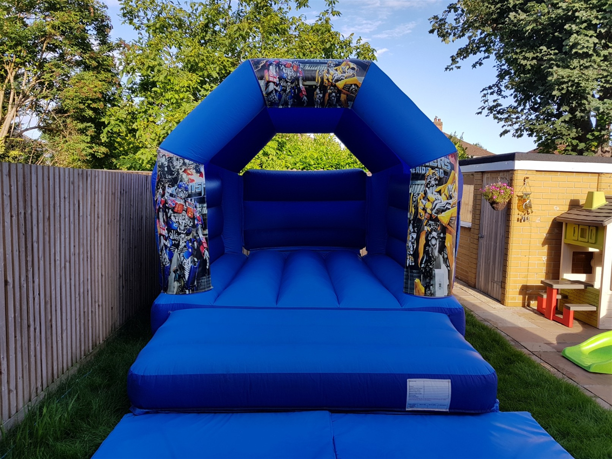 bouncy castle and soft play hire