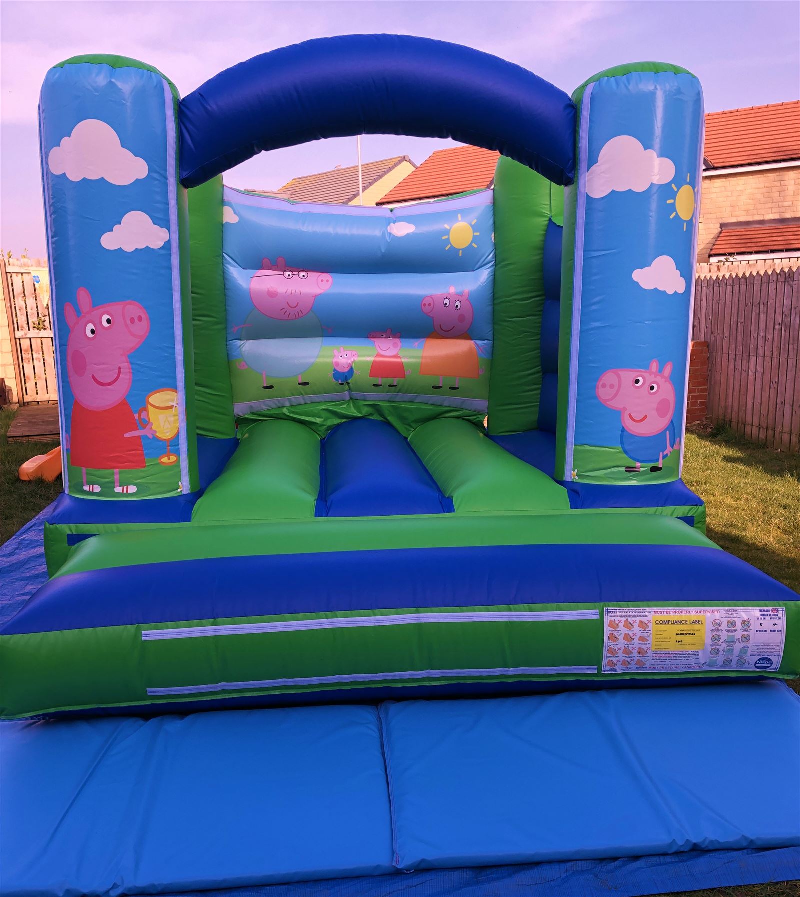 peppa pig bouncy castle hire