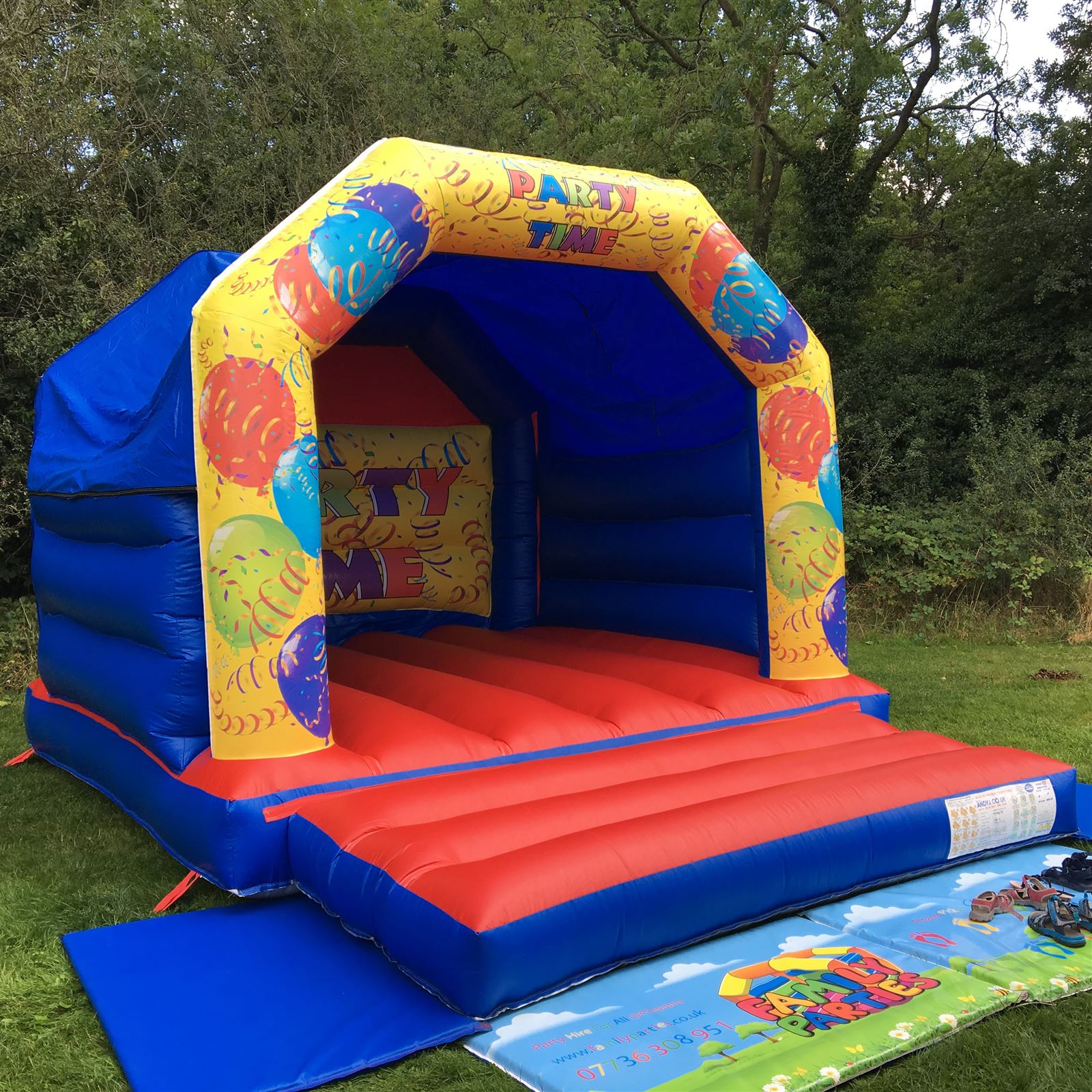 Disco Bouncy Castles - Leamington Spa, Warwick, Stratford Upon Avon