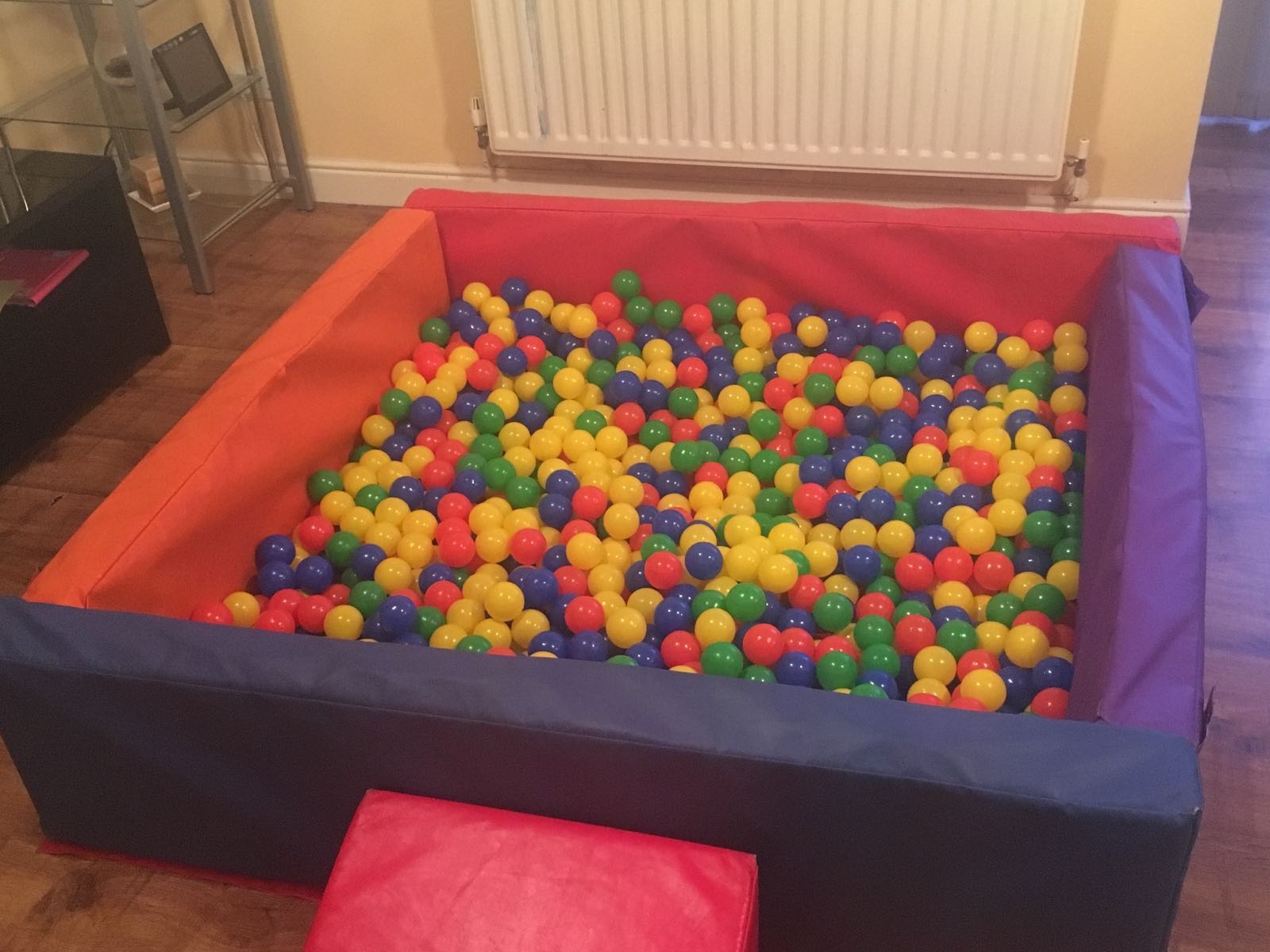 Ball Pool Hire Best Bouncy Castle Hire service in Slough, Windsor