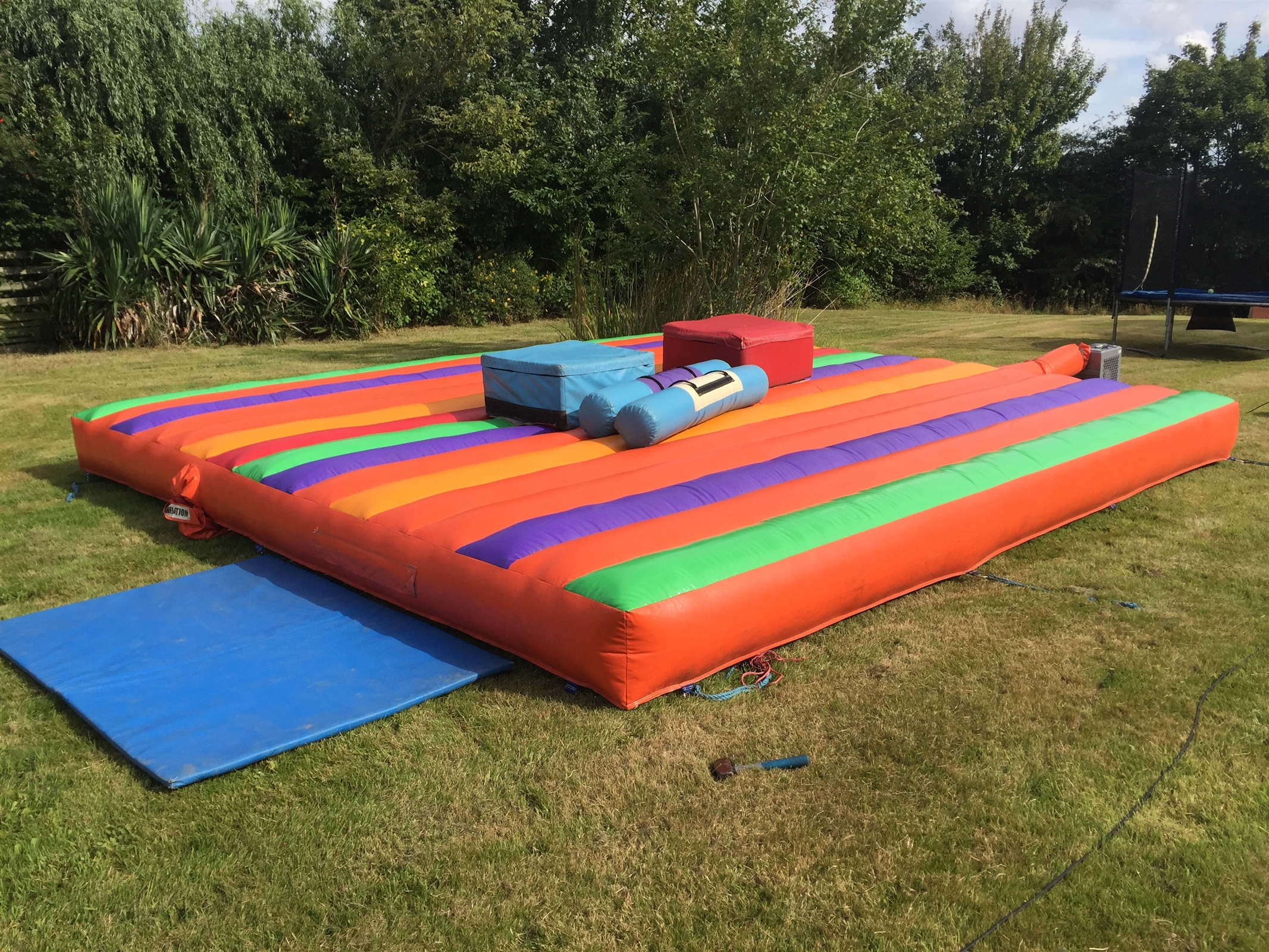 Big Bounce Entertainments | Inflatable Gladiator Duel