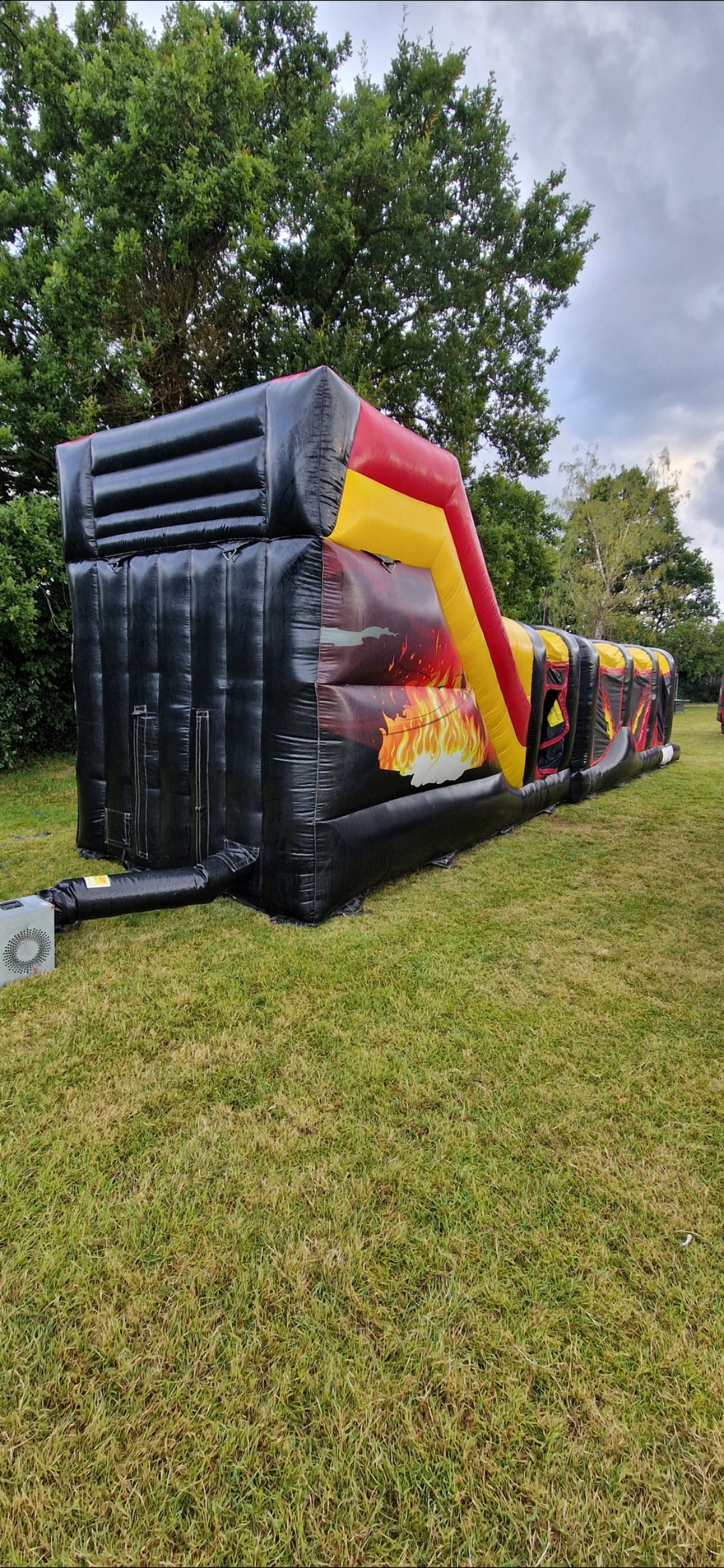 40ft Assault Course - Bouncy Castle Hire in Crawley, West Sussex ...