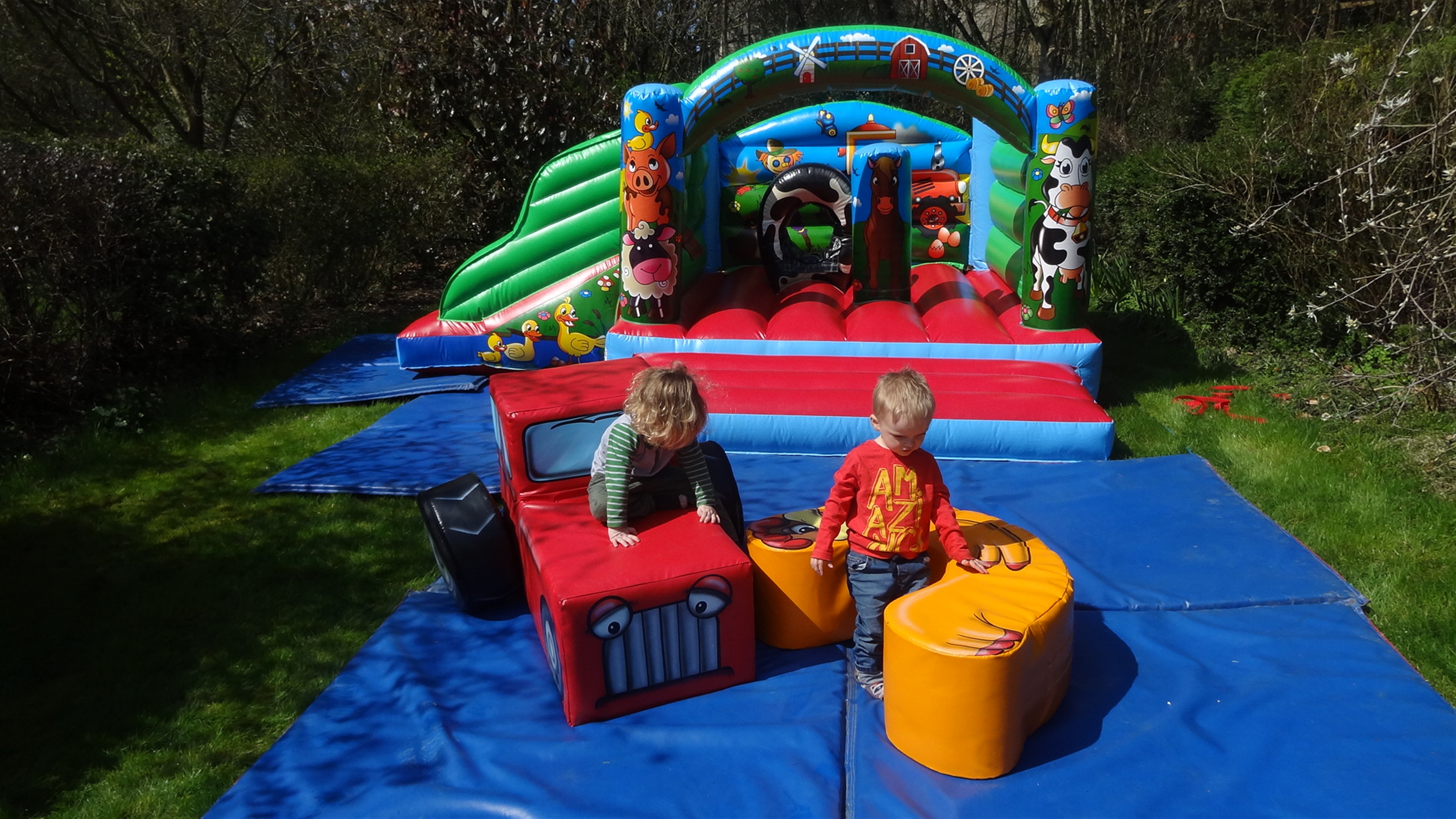 Farm Soft Play - Bouncy Castle Hire in Kent, Surrey, South London.