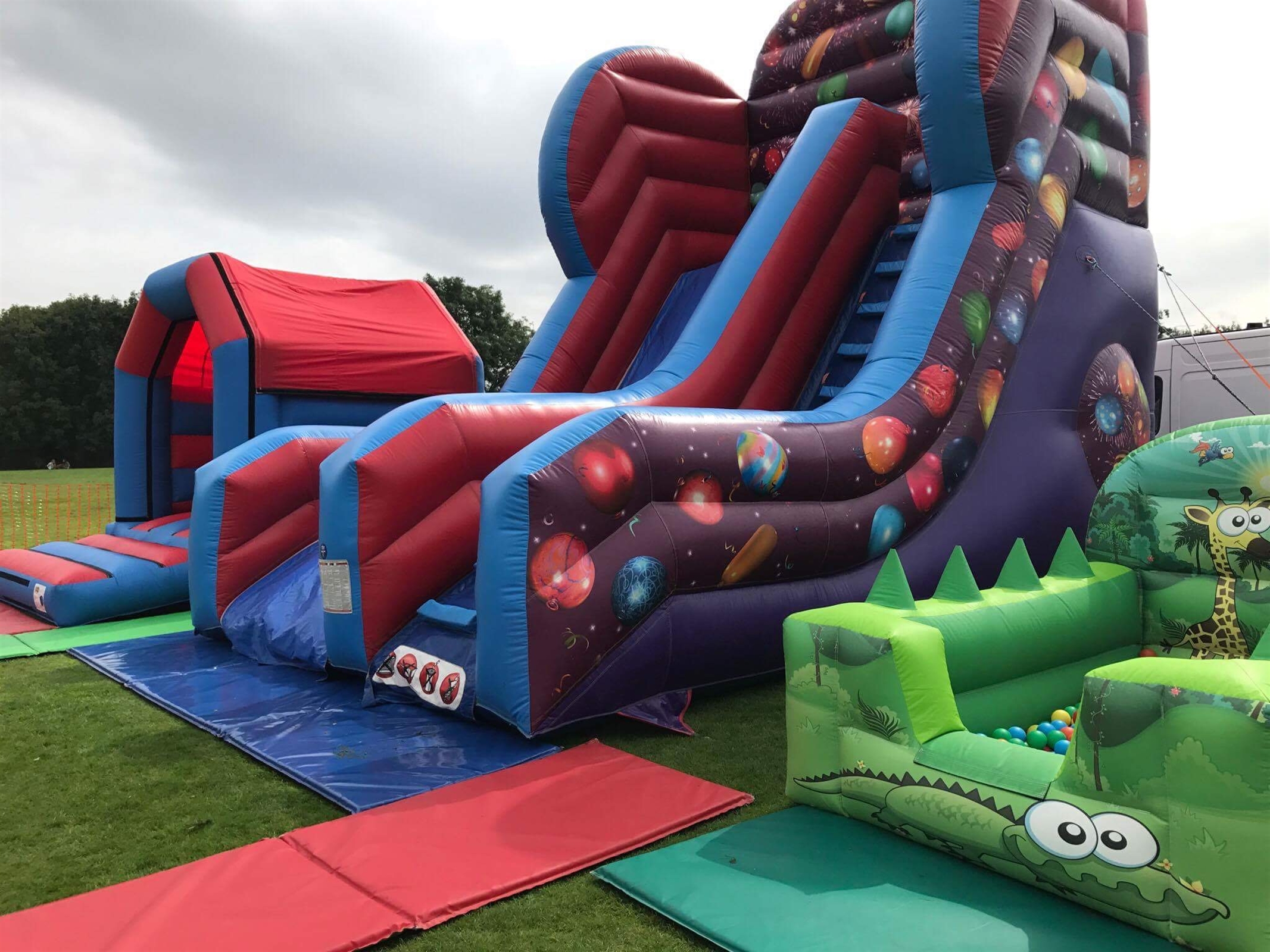 lukes bouncy castle hire