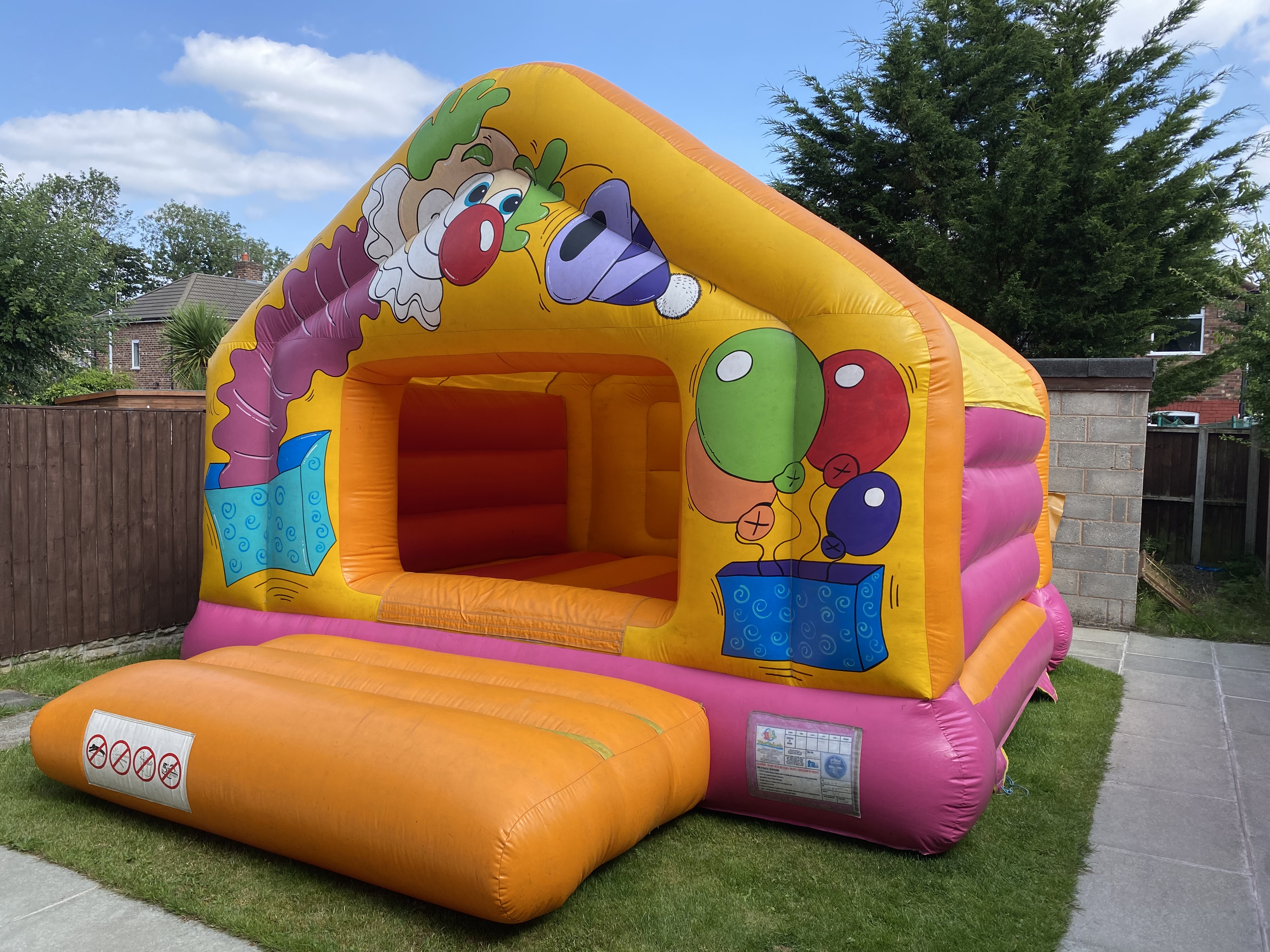 15x20ft inflatable night club £50 deposit - Bouncy Castle Hire in Wirral