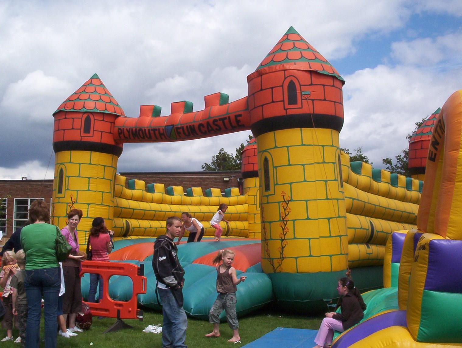 bouncy-castle-25x30ft-bouncy-castle-hire-in-birmingham