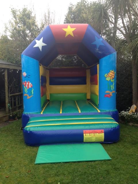 bounce house 10x10