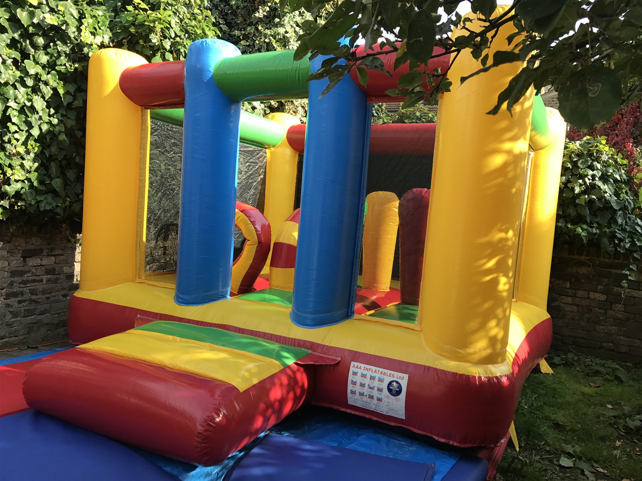 bouncy castle and soft play hire