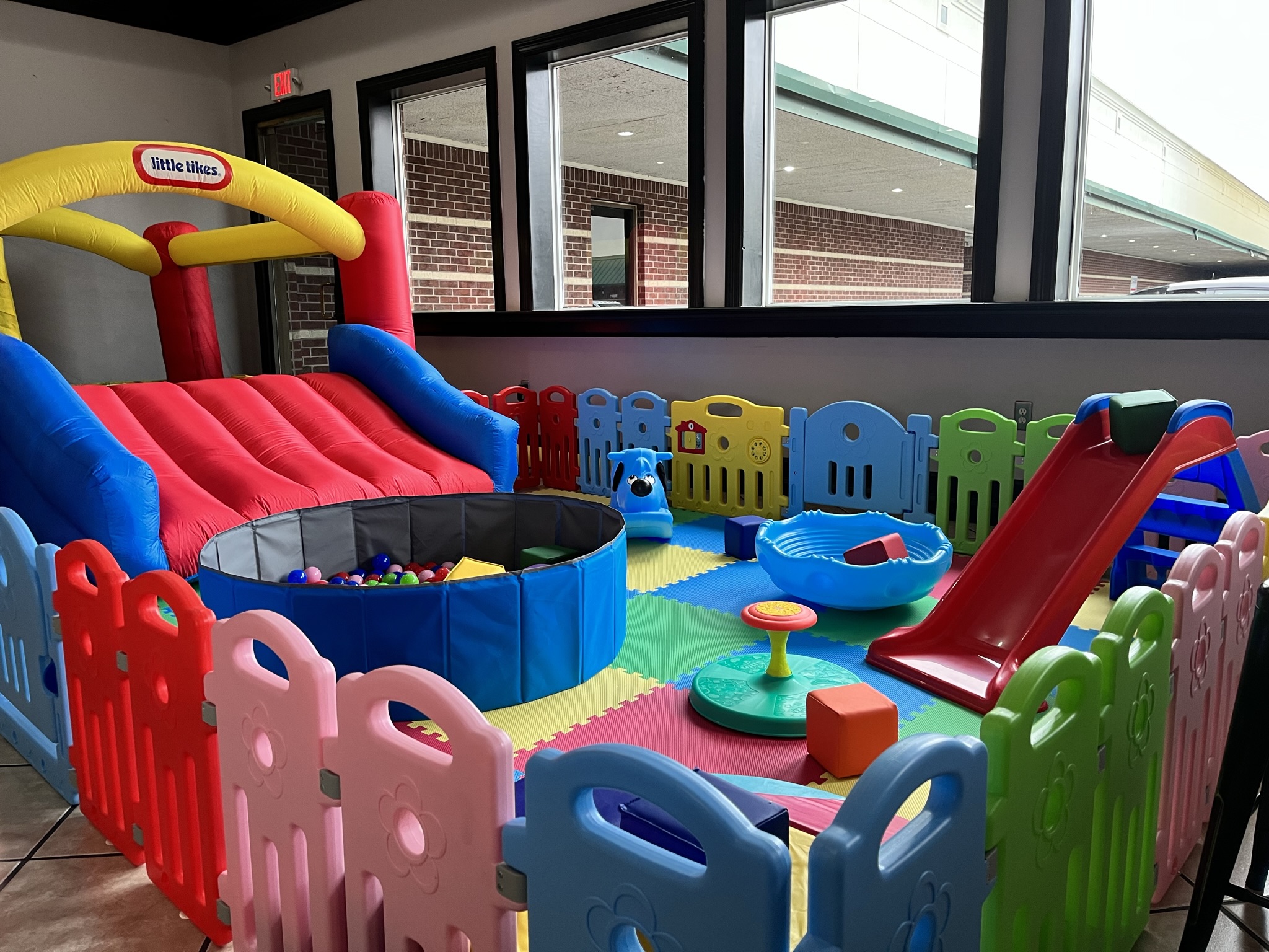 INFLATABLES (P) Safe Tot’s Playground Best Voted Best Party Rentals Huntsville Tx