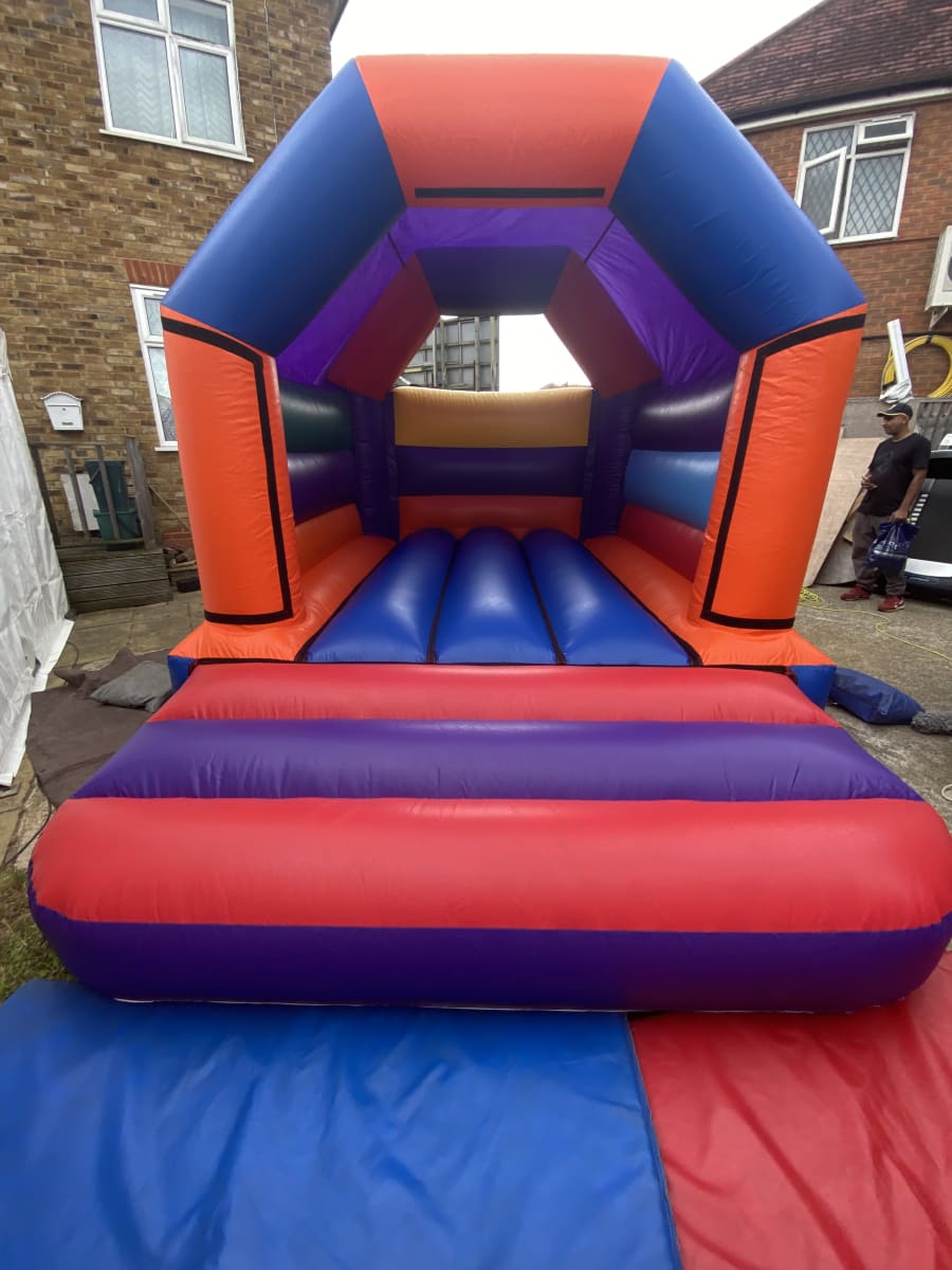 Bouncy Castles - Bouncy Castle Hire And Soft Play Hire in Hayes ...