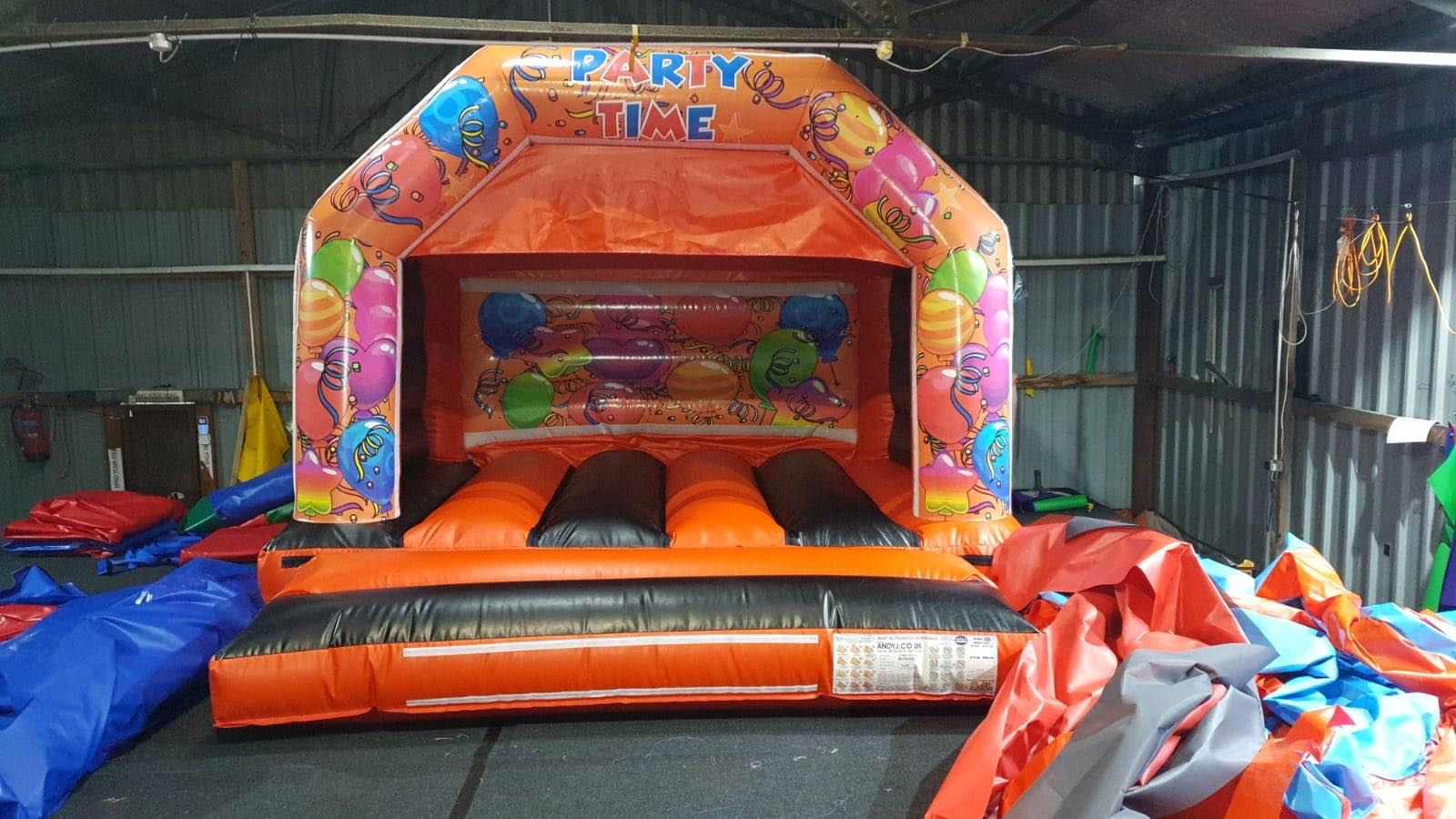 2 year old bouncy castle