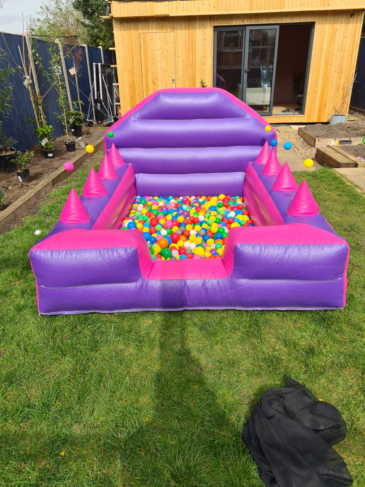 6ft x 8ft Pink Ball Pit With Air Jugglers Bouncy Castle Hire, soft