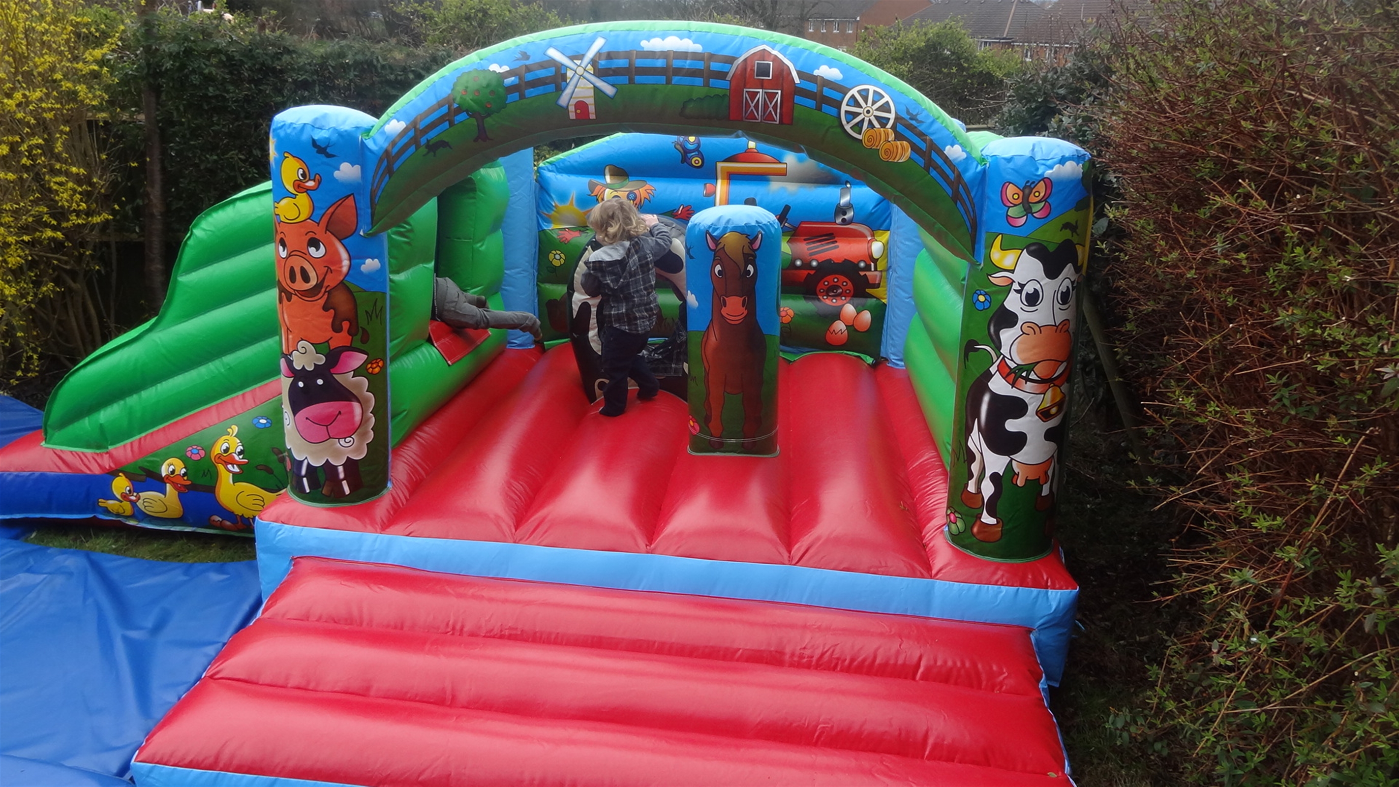 Tot's Farm Bouncy Castle Hire in Kent, Surrey, South London.