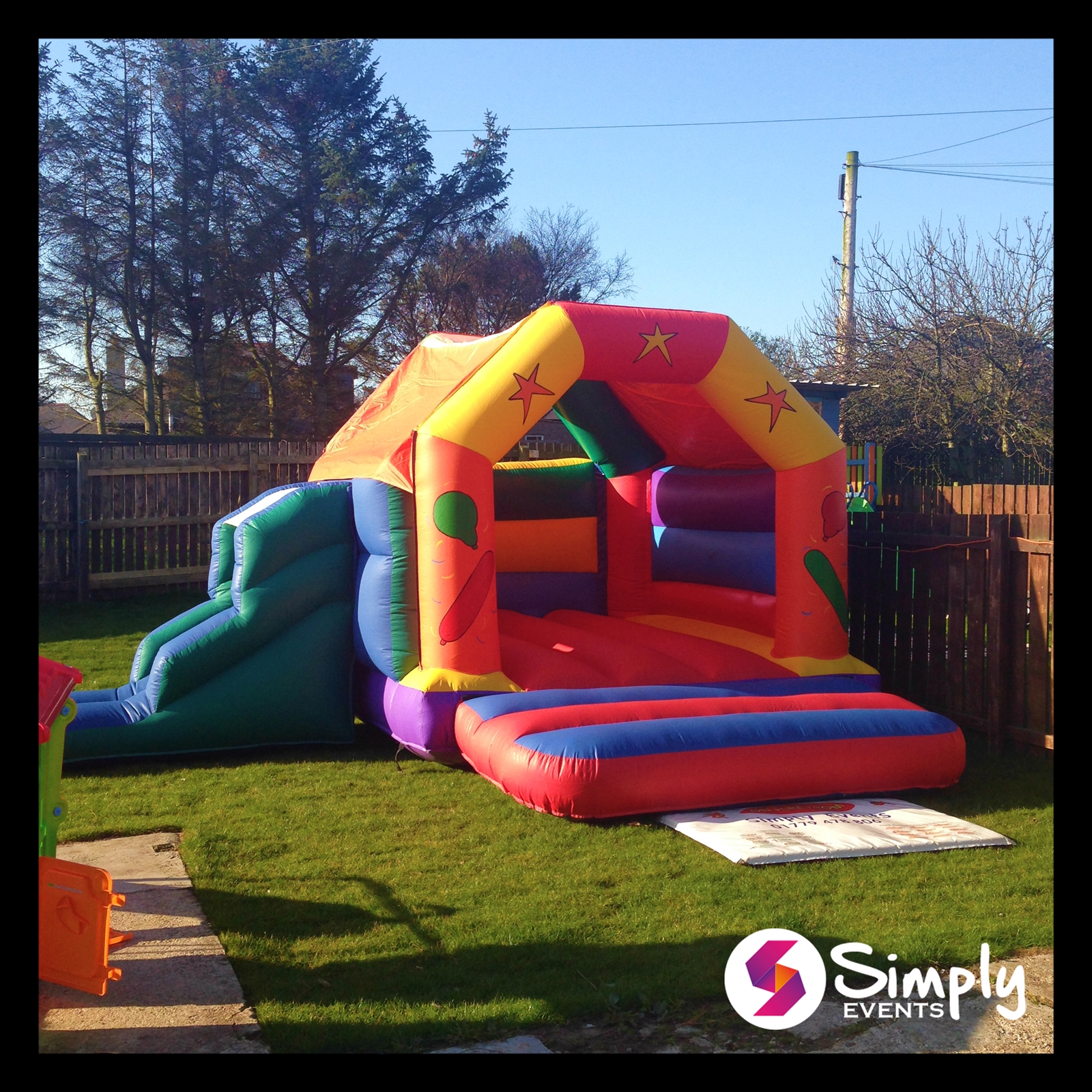 bouncy-castle-and-didicars-bouncy-castles-inflatables-wedding