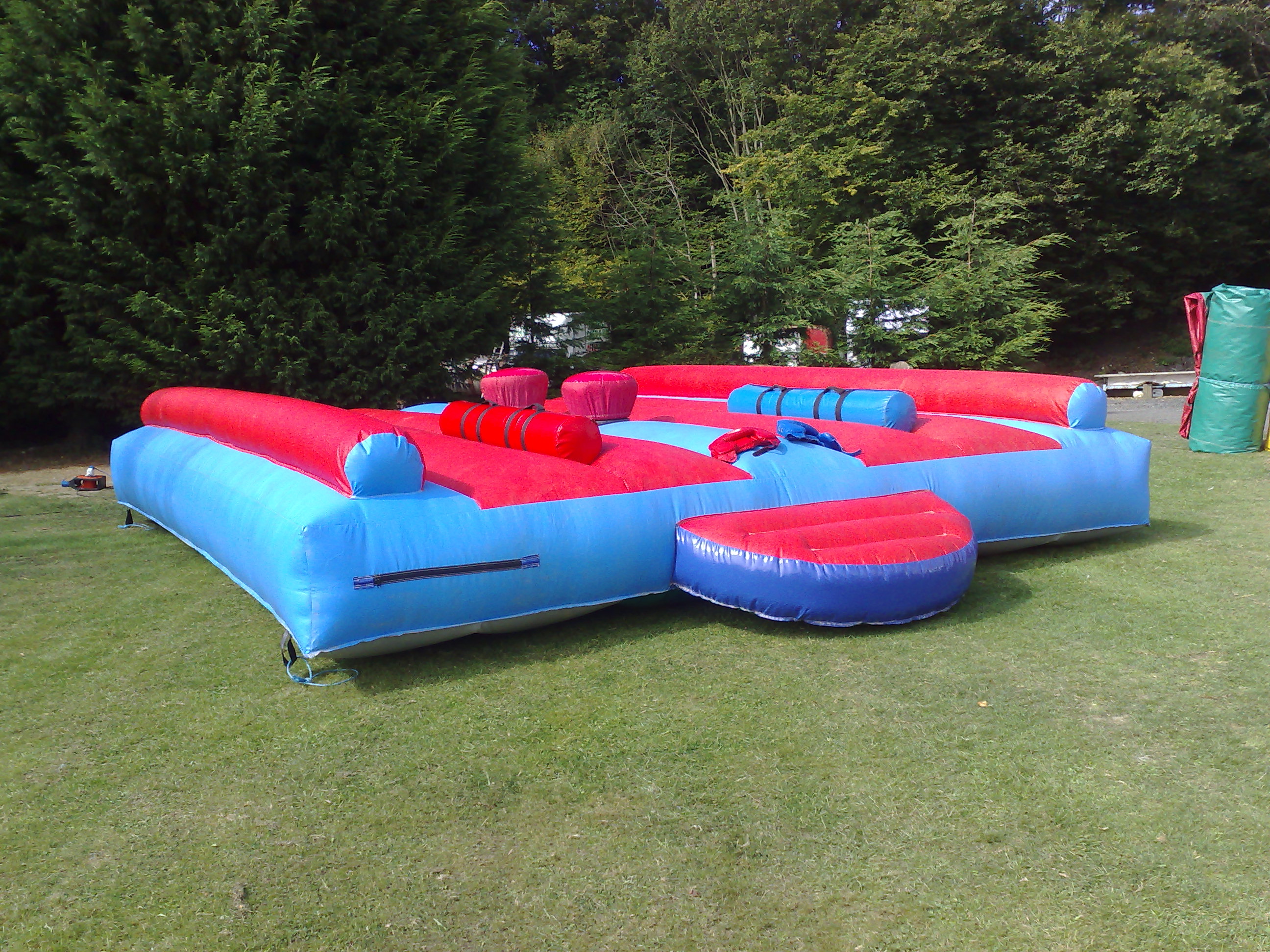 Gladiator Joust Inflatable 2 Man 18ft x 15ft Bouncy Castle Hire in