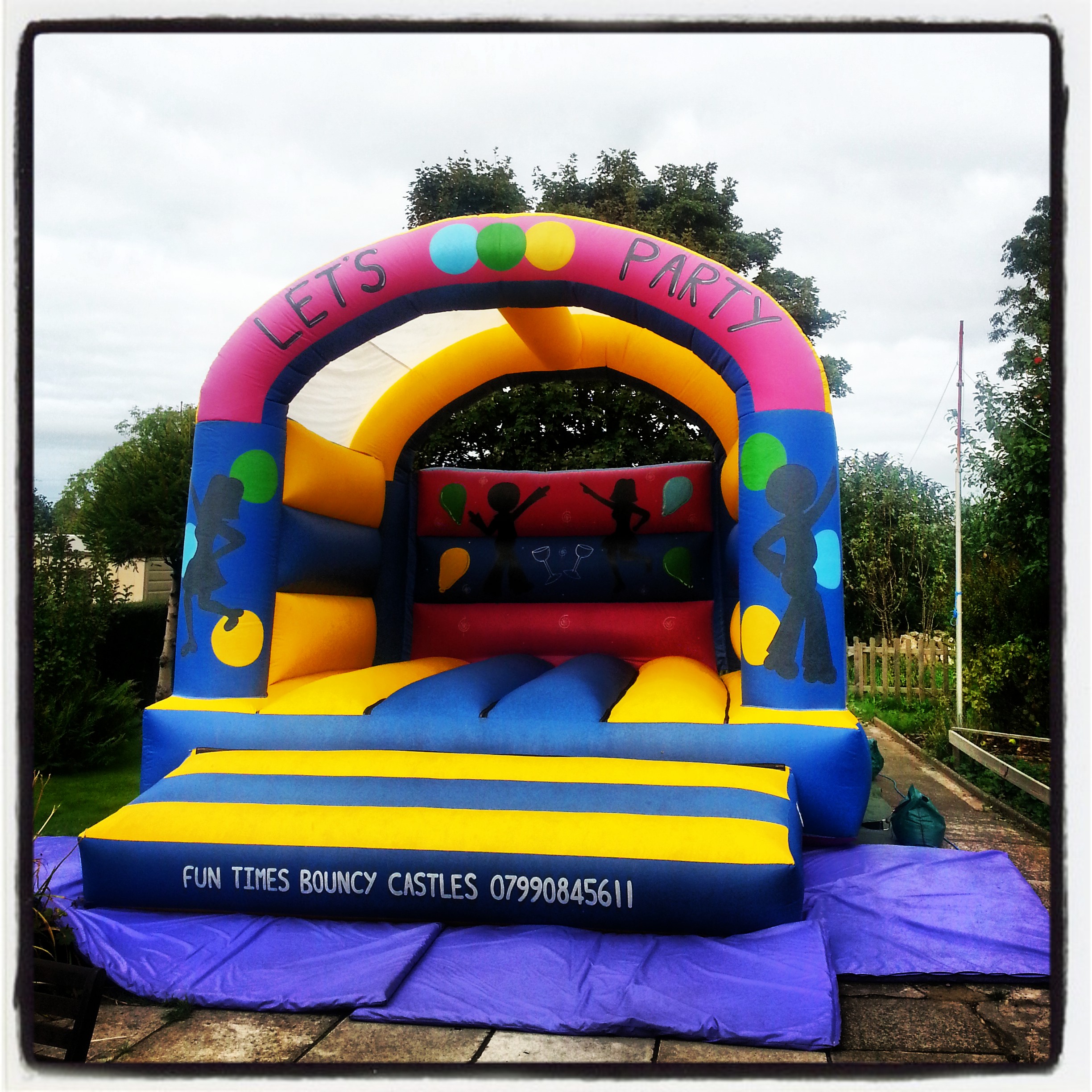 dancey bouncy castle hire