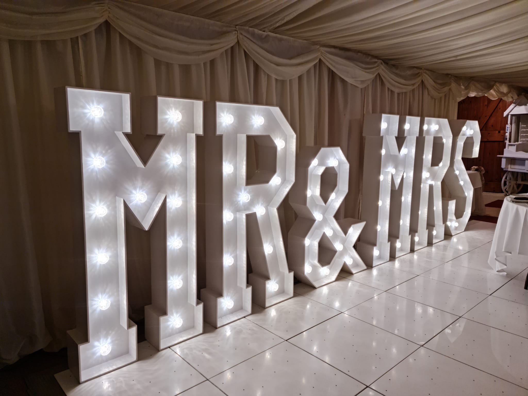 5ft MR MRS Light Up Letters Wedding And Event Hire In Buckinghamshire Northamptonshire 