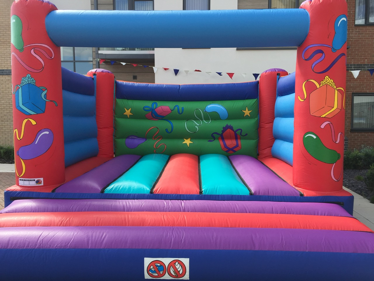 Bouncy Castles - Best Hire Service In Leicestershire | Blaby Castles