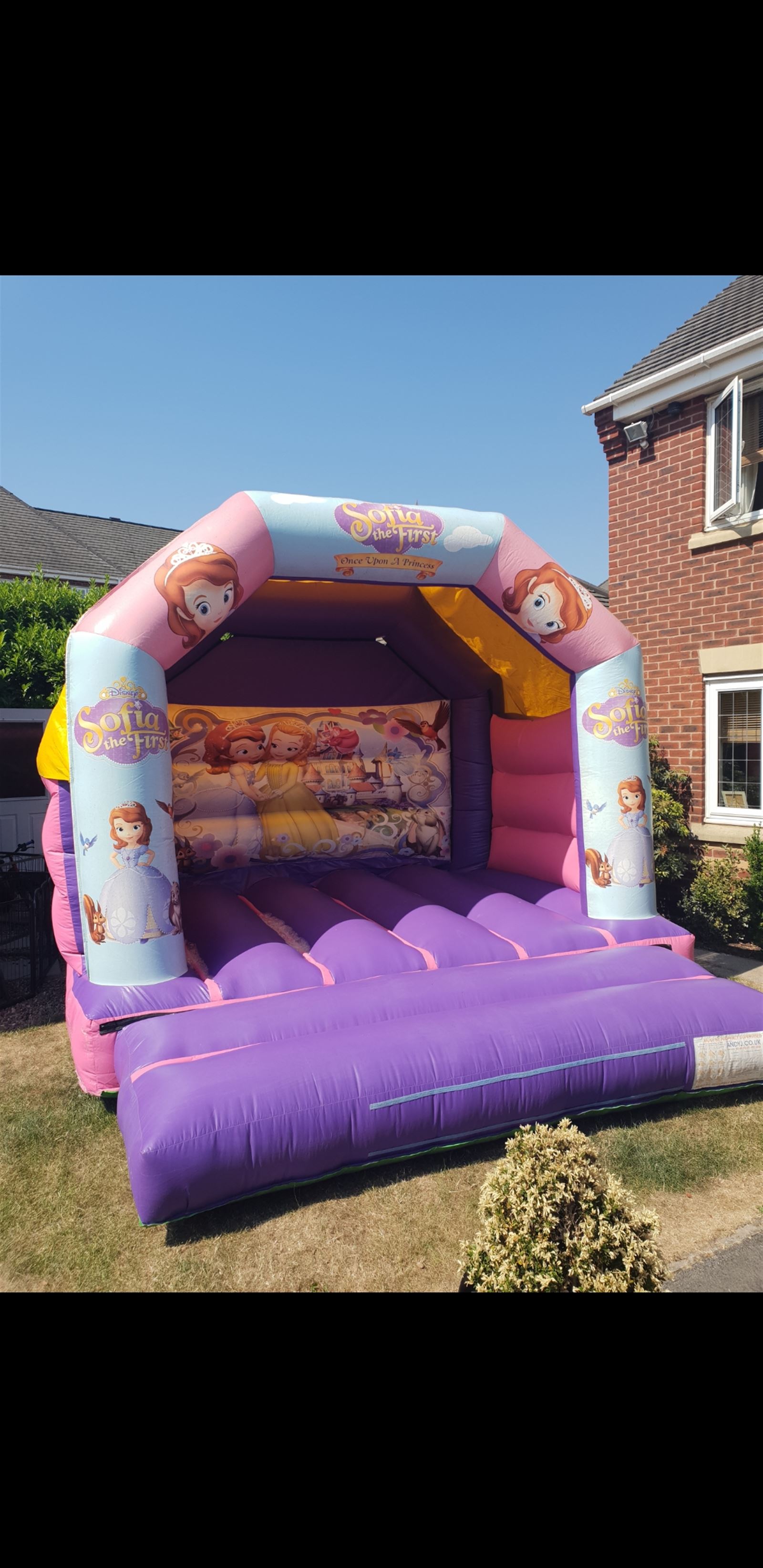 bouncers bouncy castle hire