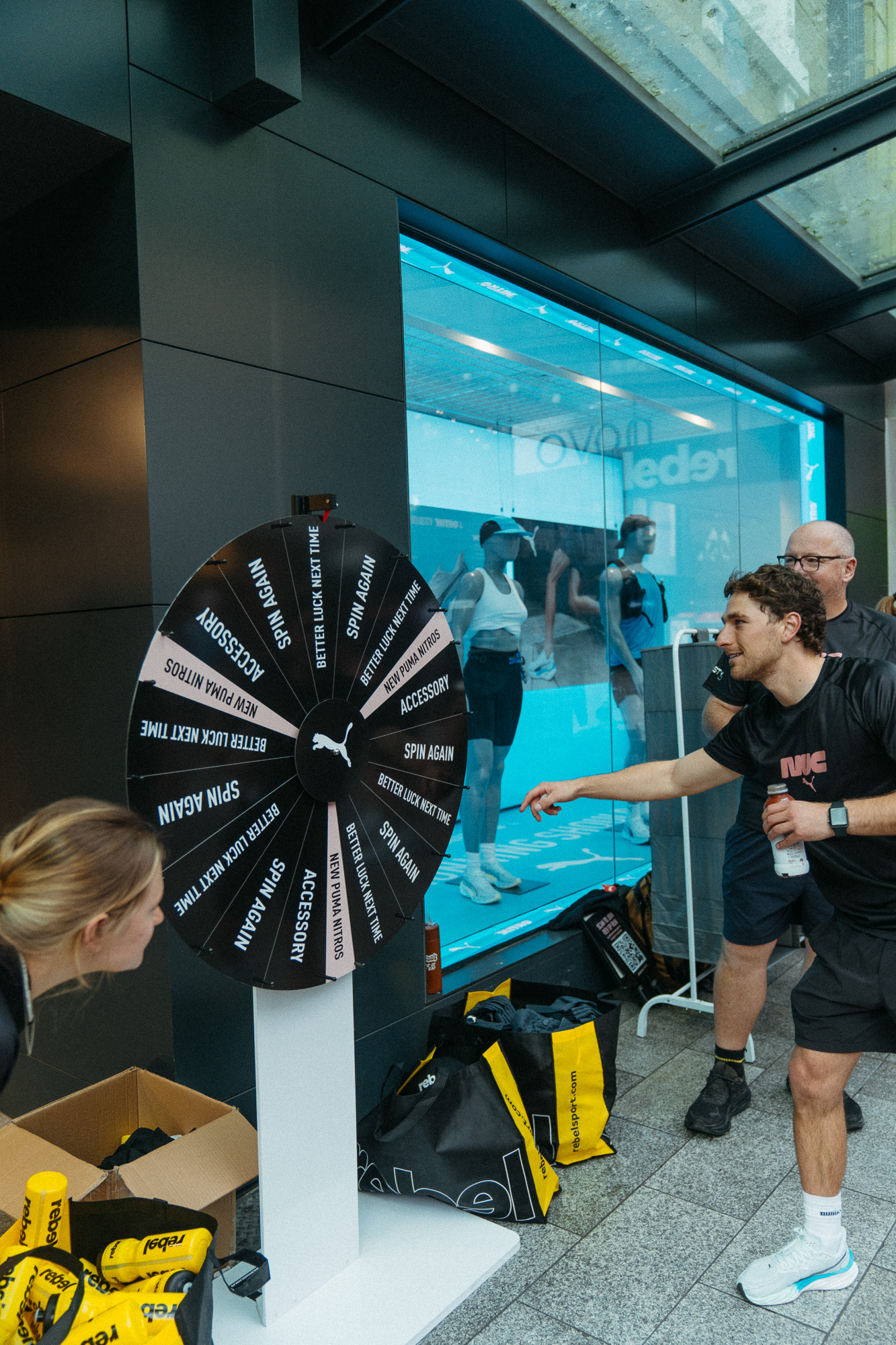 Prize Wheel Riyadh Giant Prize Wheel / Chocolate Wheel Hire Adelaide