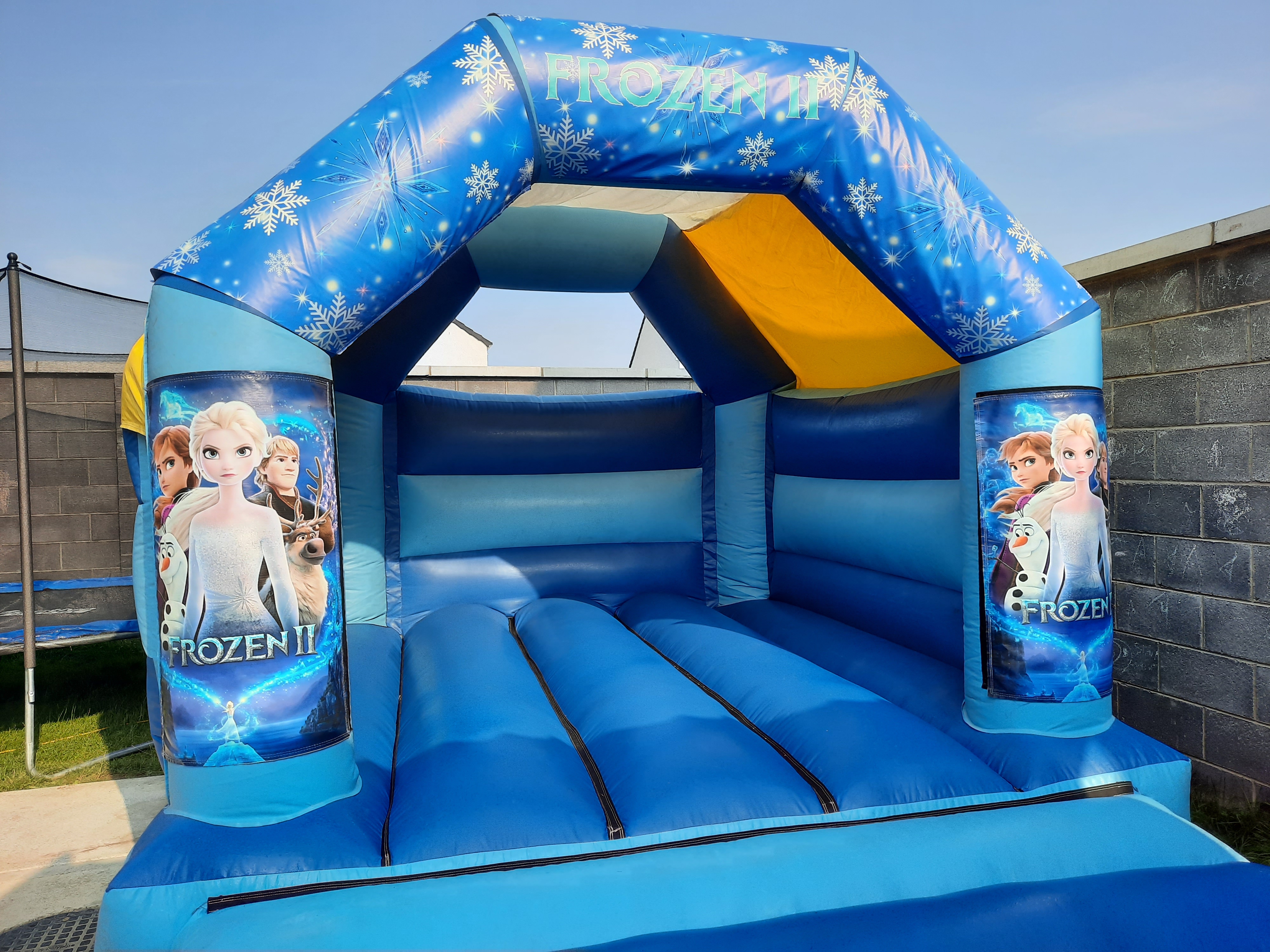 elsa and anna bouncy castle