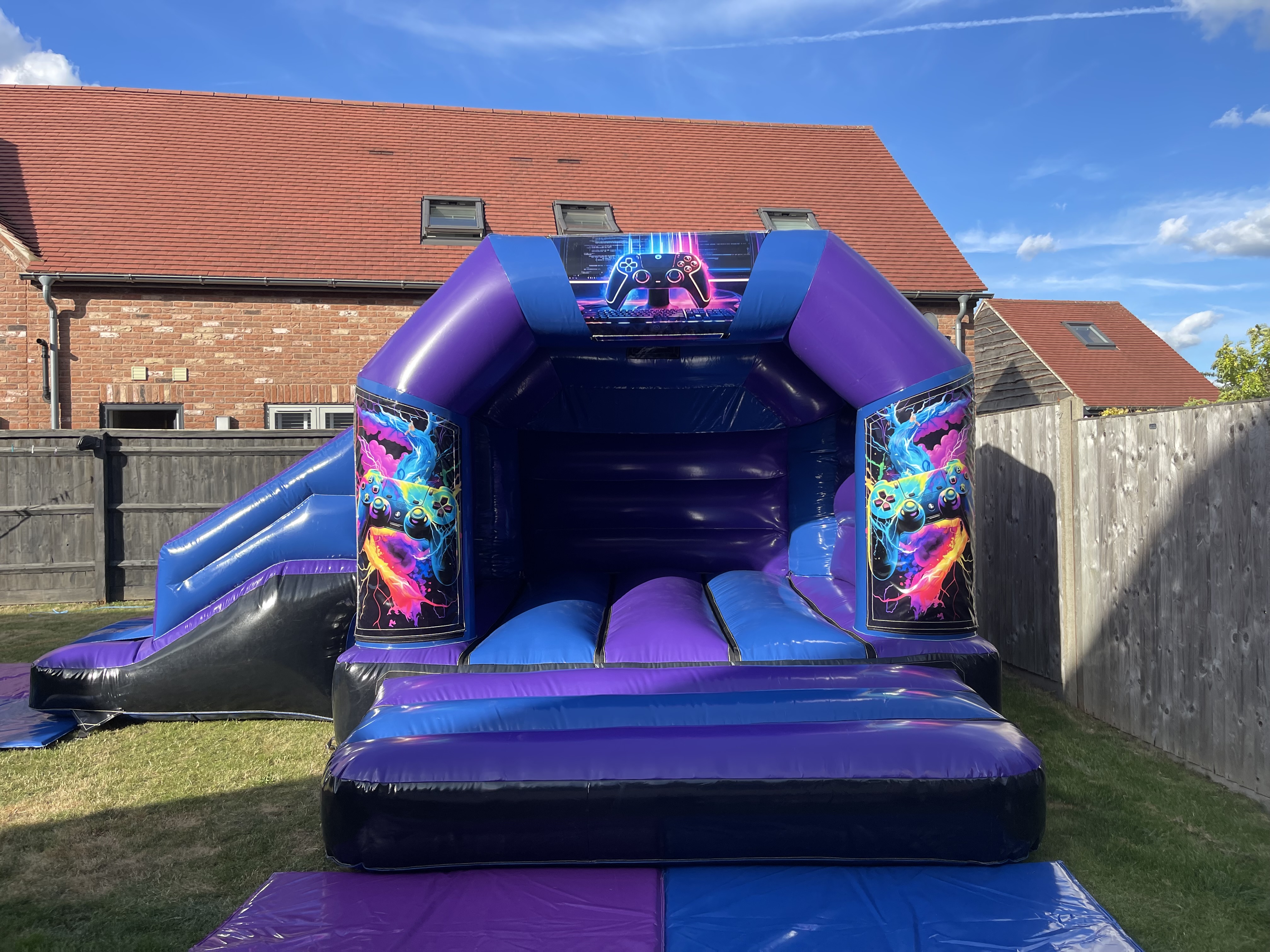 Comby Bouncy Castles in Bicester | Fun with Slides for Any Event